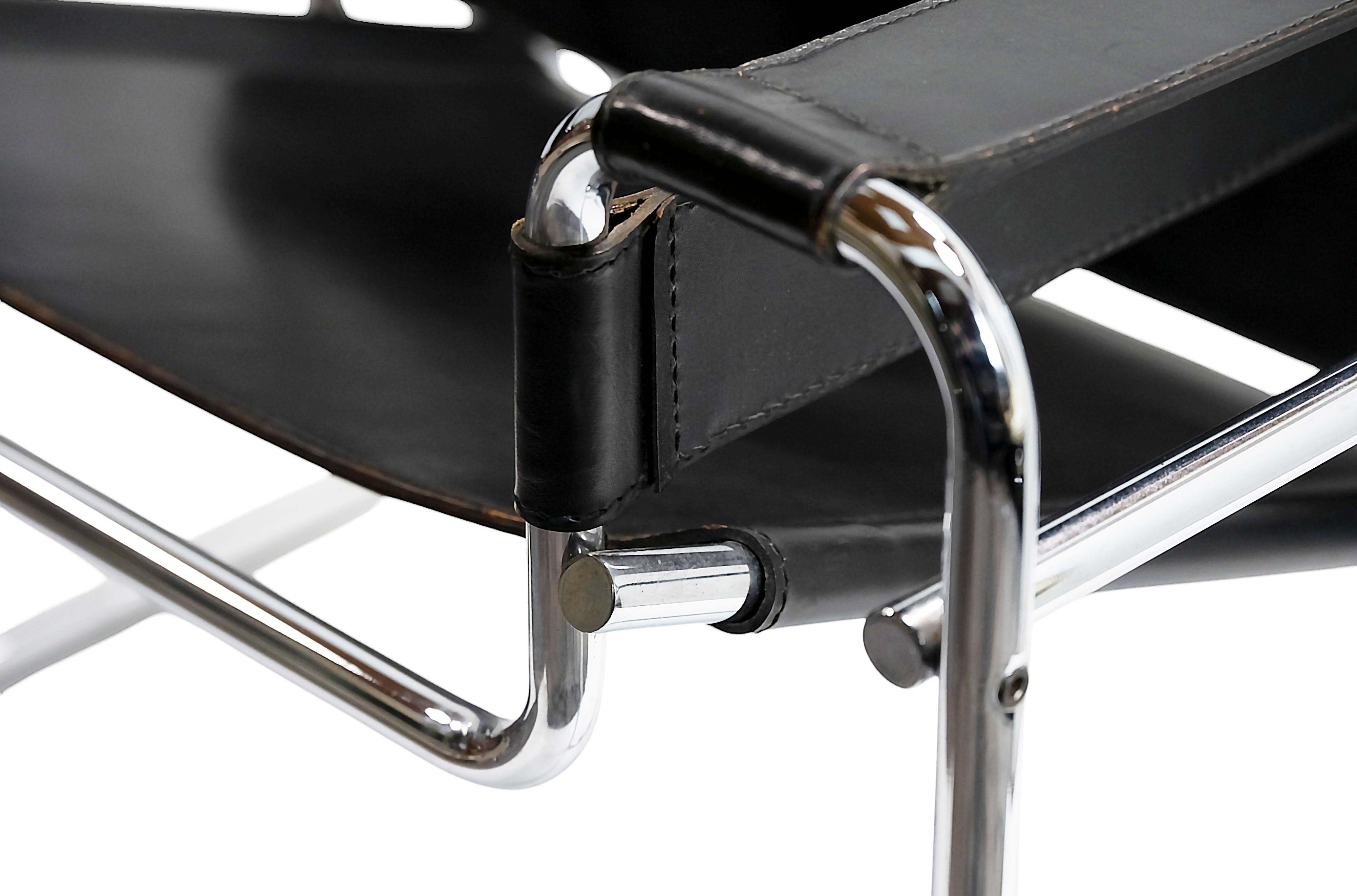 Marcel Breuer Wassily Black Leather Lounge Chair by Gavina In Good Condition For Sale In Vilnius, LT