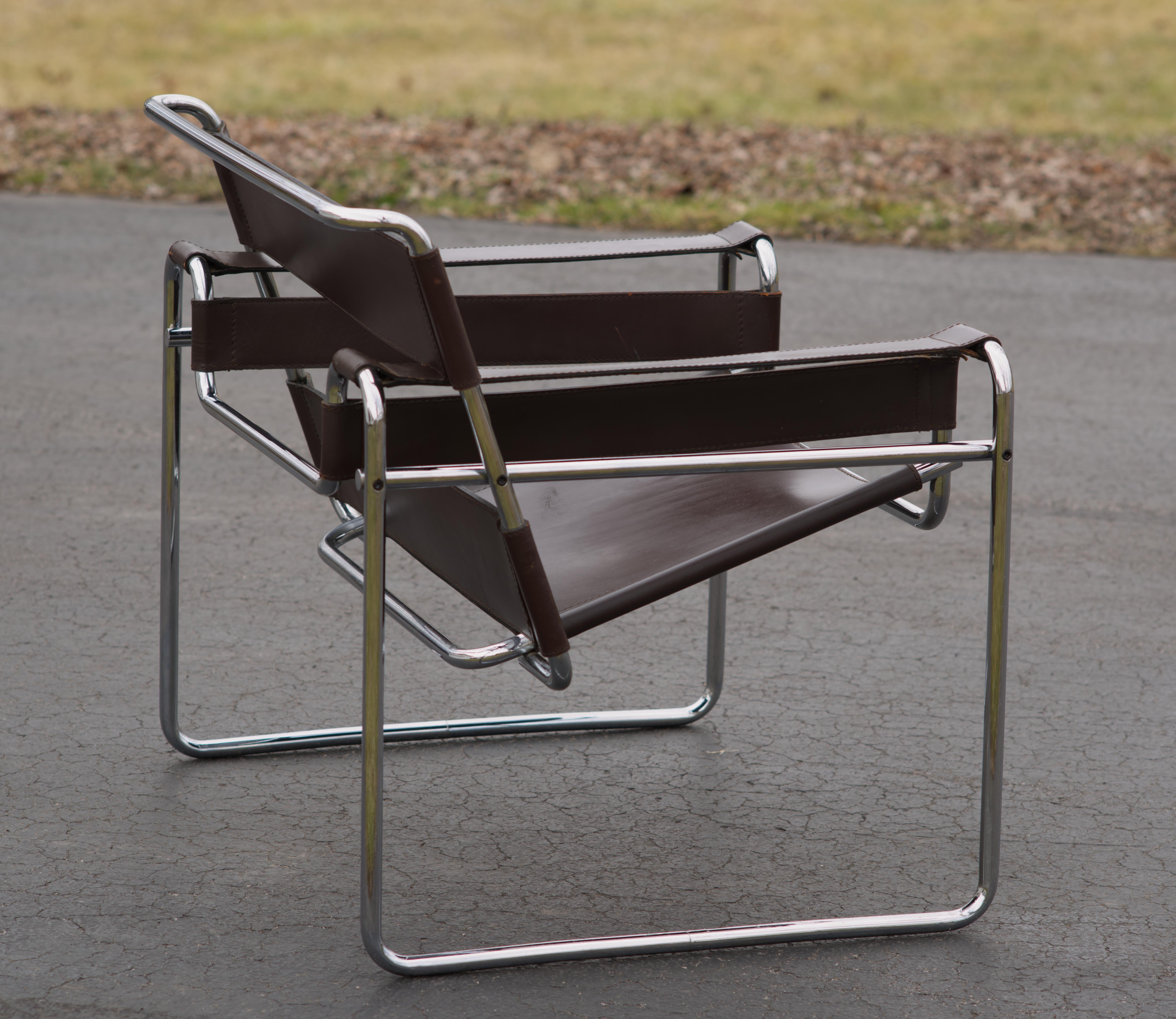 Bauhaus Marcel Breuer Wassily Brown Leather and Chrome  Lounge Chair by Knoll For Sale