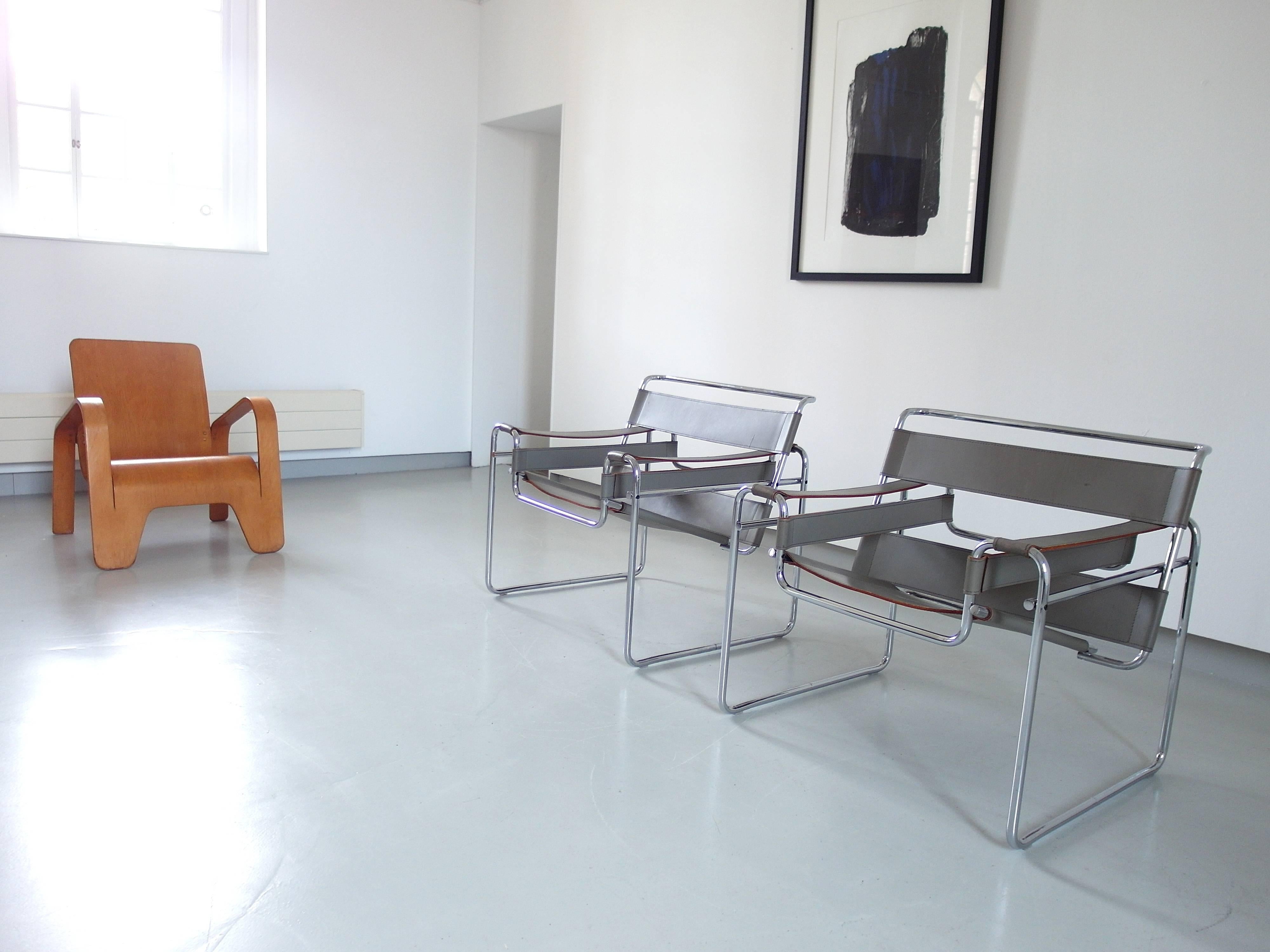 Mid-Century Modern Marcel Breuer Wassily Chairs for Knoll, circa 1980