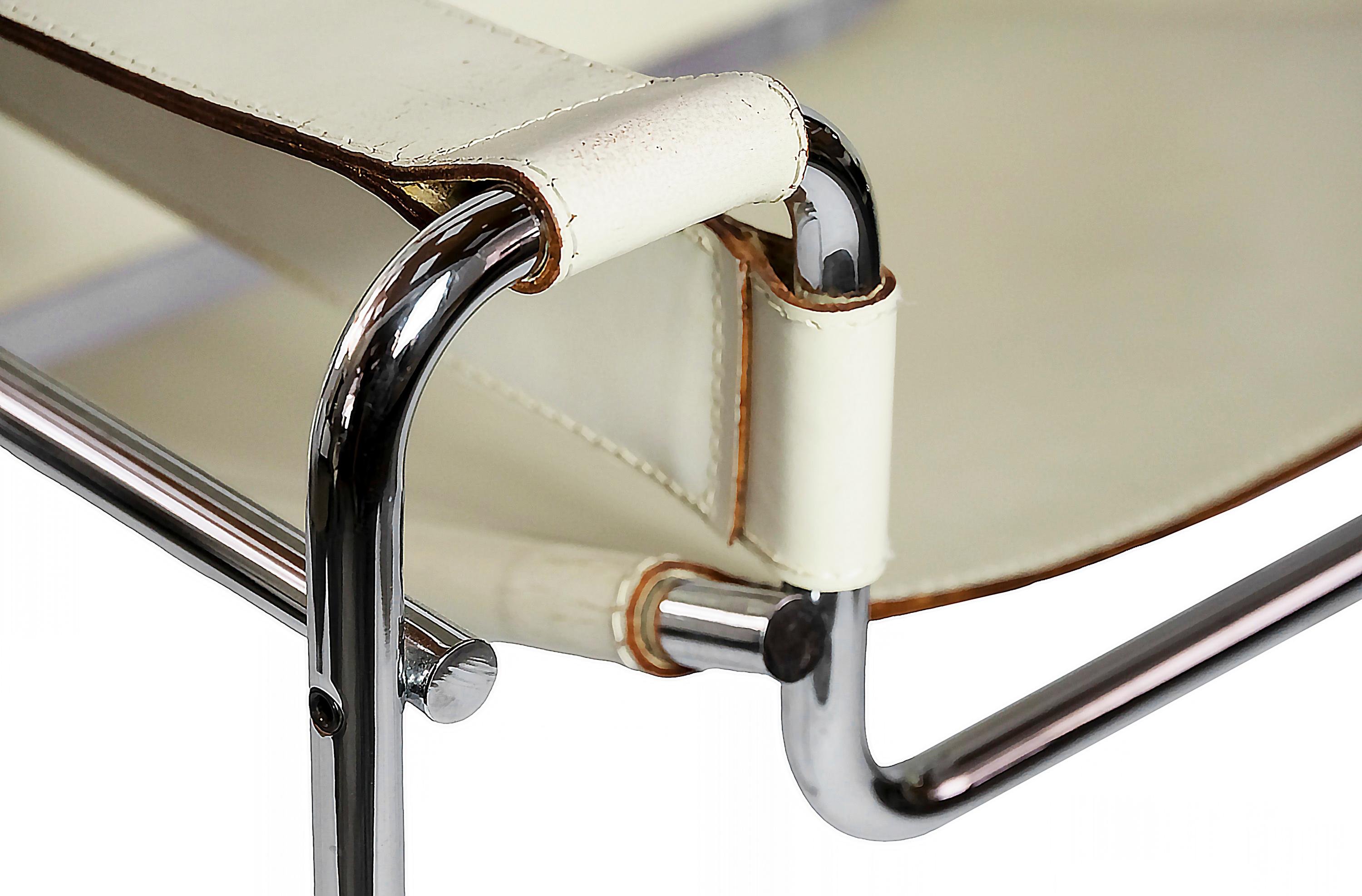 Mid-Century Modern Marcel Breuer Wassily Lounge Chair by Gavina For Sale