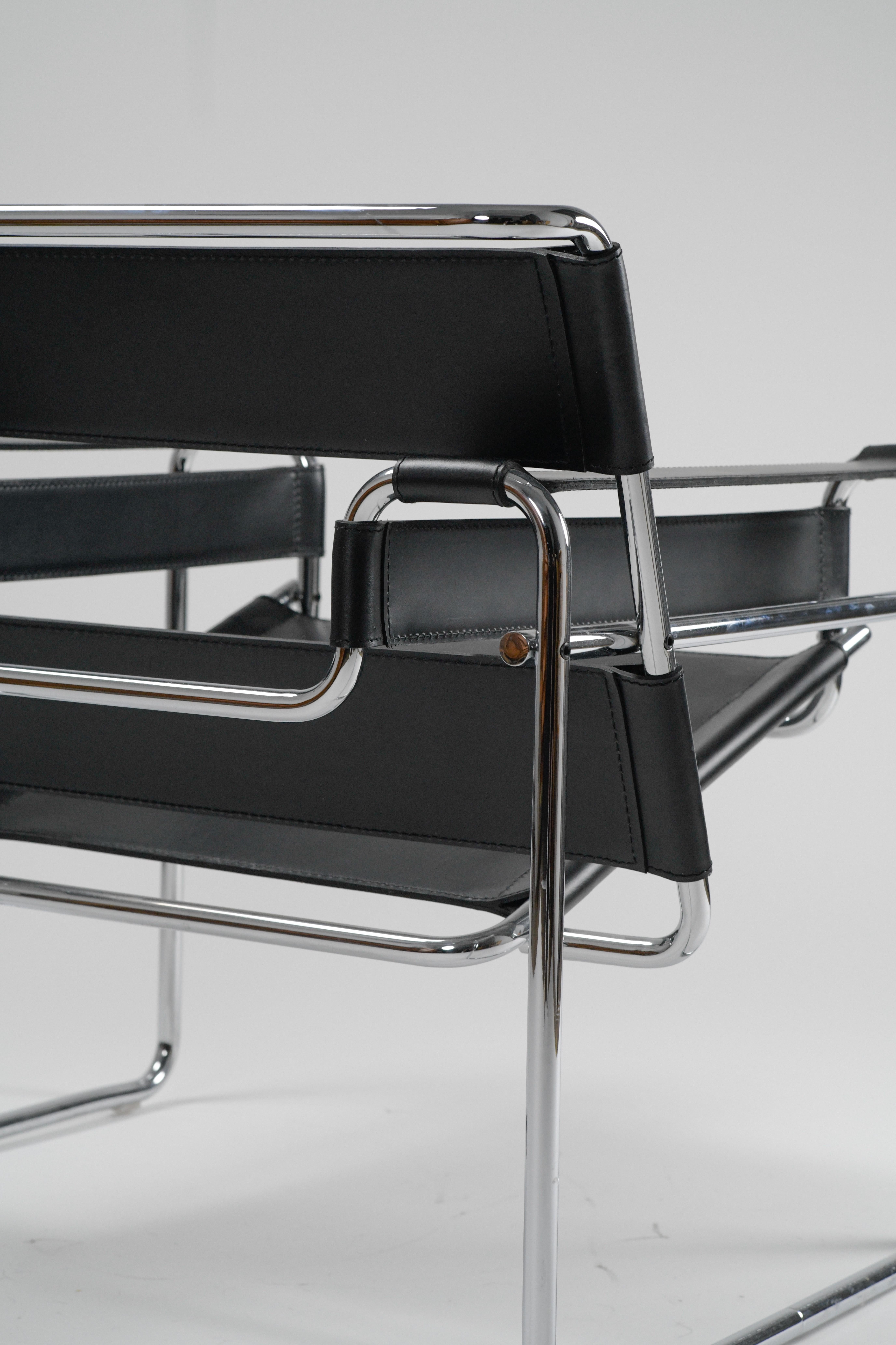 Marcel Breuer Wassily lounge chair for Knoll  In Good Condition For Sale In Los Angeles, CA