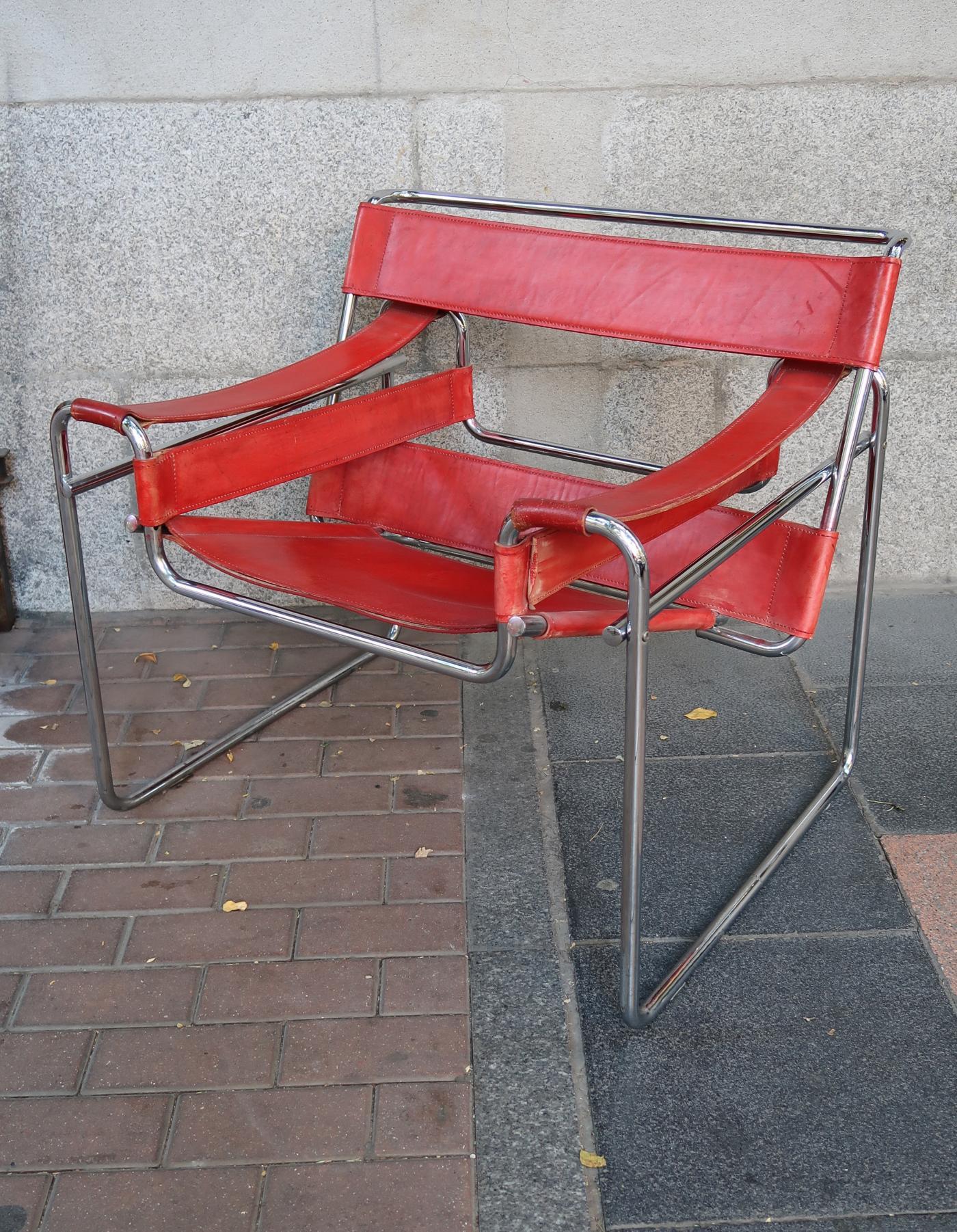 Mid-Century Modern Marcel Breuer, Wassily Red Leather and Chromed Pair of Armchairs, Italy, 1970