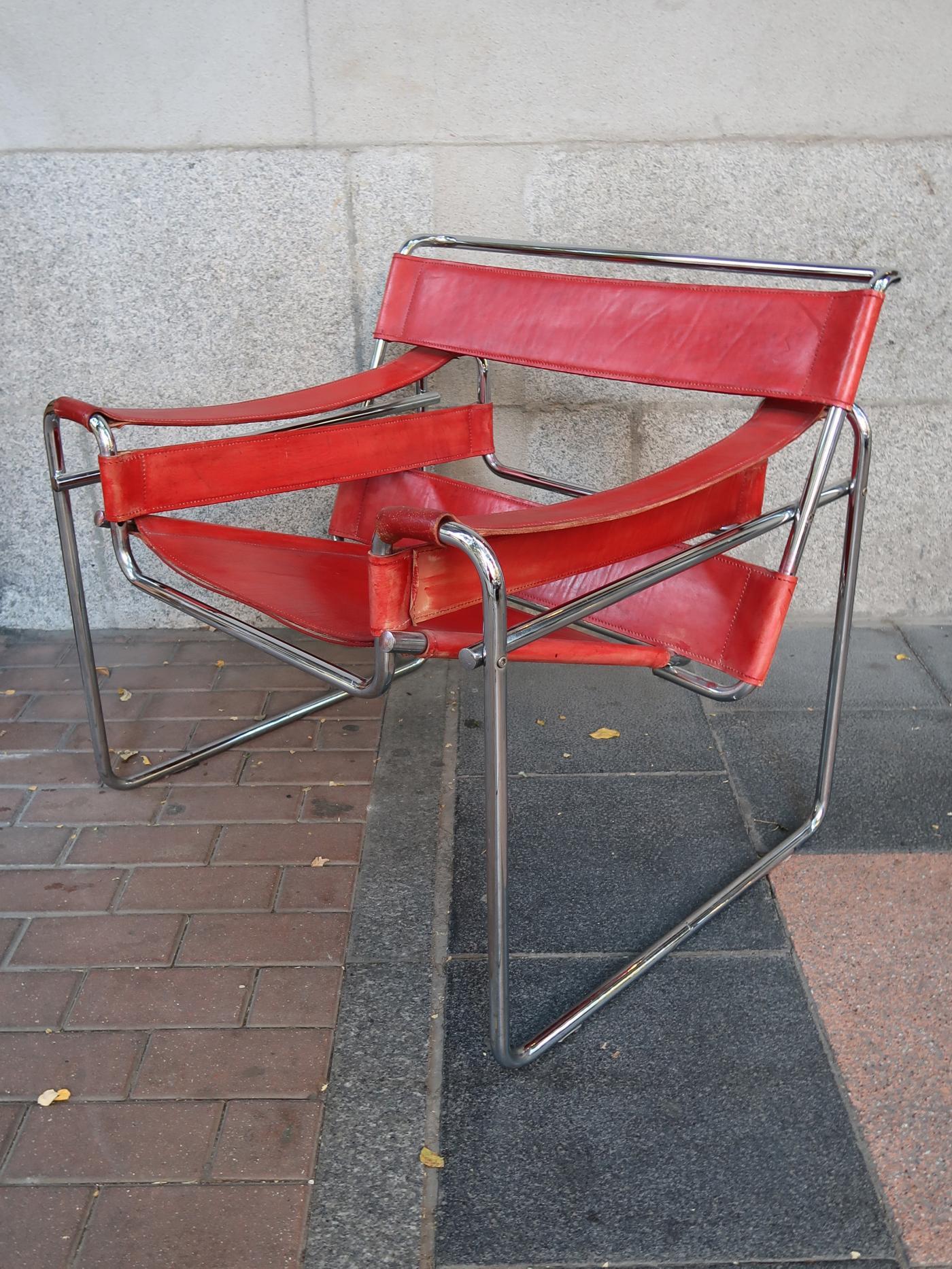 Italian Marcel Breuer, Wassily Red Leather and Chromed Pair of Armchairs, Italy, 1970
