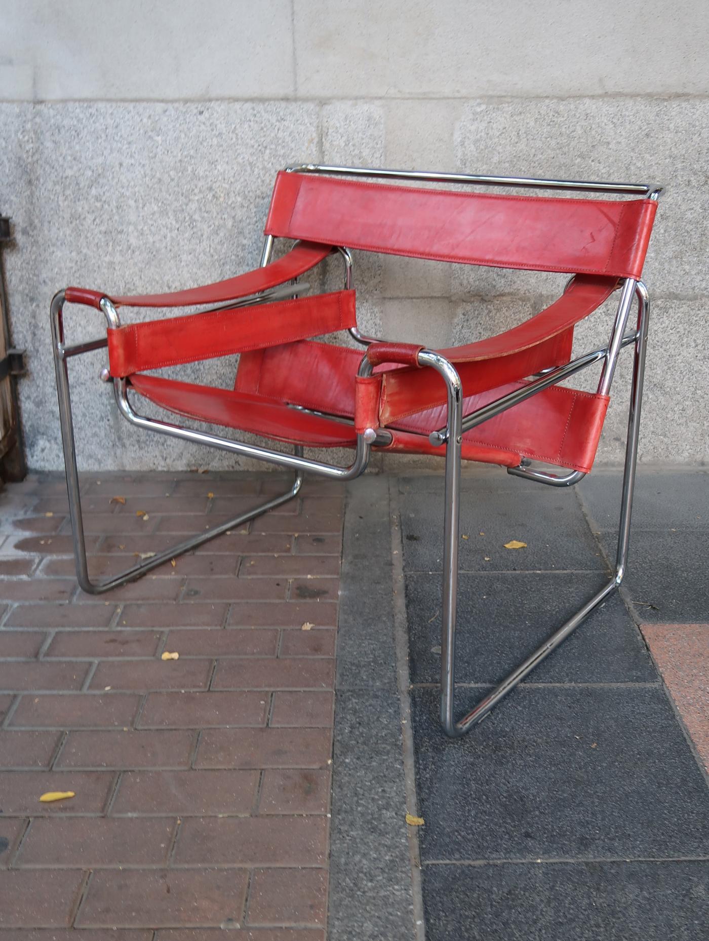 Marcel Breuer, Wassily Red Leather and Chromed Pair of Armchairs, Italy, 1970 1