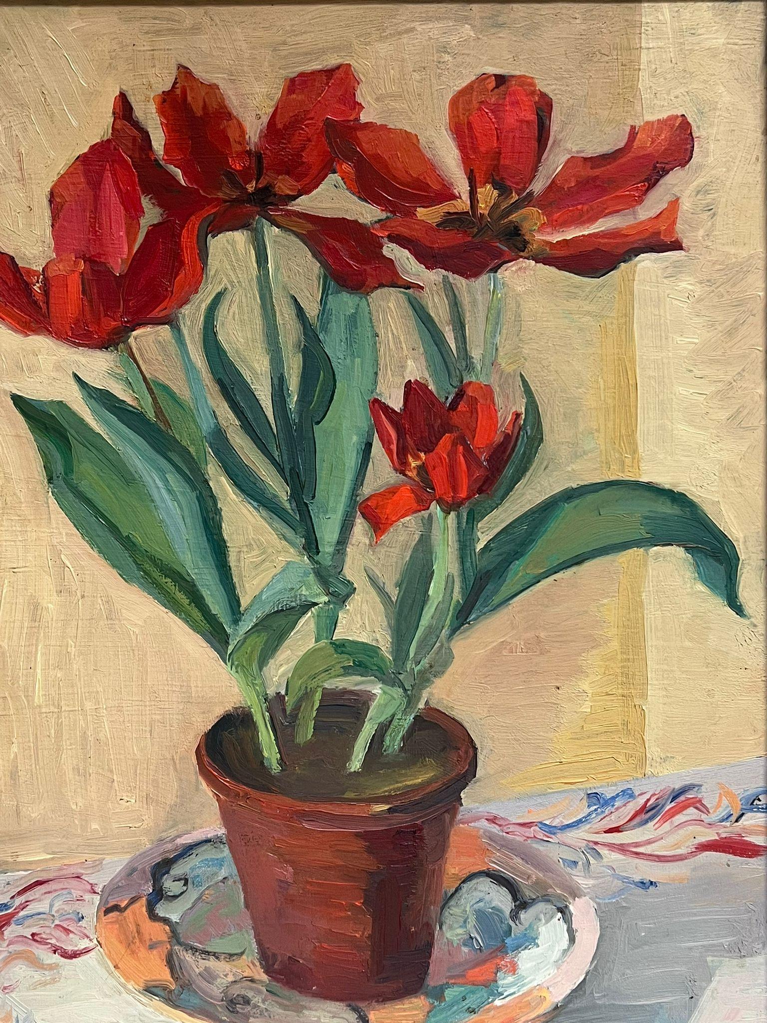 Französisches signiertes Ölgemälde mit roten Tulpen in Innenraum Original frm, Mitte des 20. Jahrhunderts – Painting von Marcel Chesneau