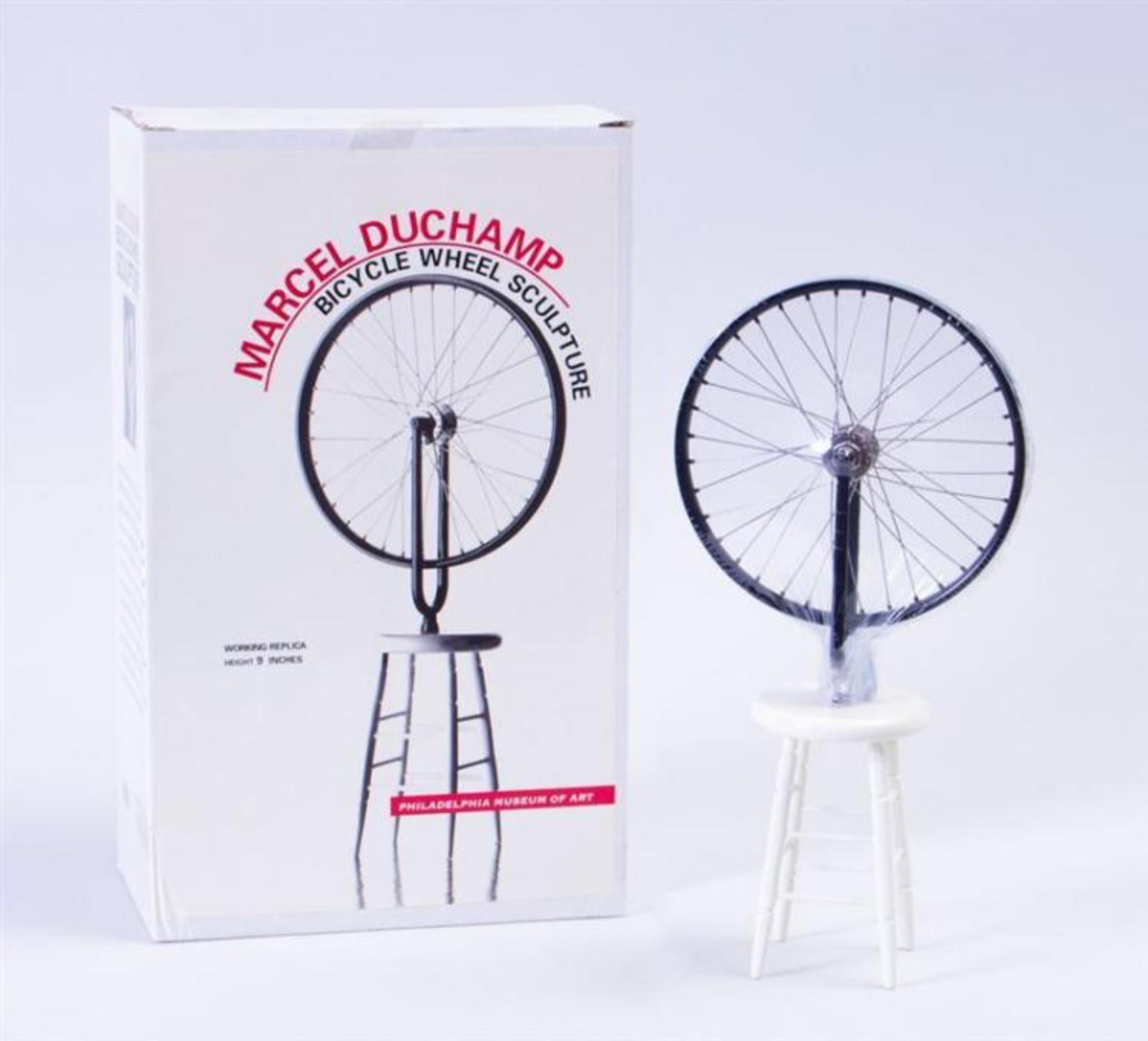Marcel Duchamp Figurative Sculpture – Bicycle Wheel Replik des Philadelphia Museums (genehmigt)