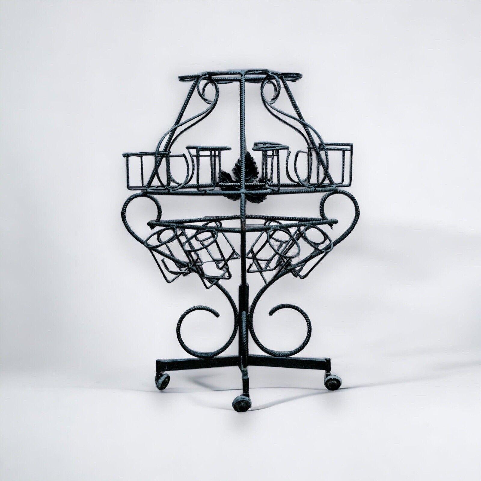 1940s/50s - Magnifique porte-bouteille sculptural en fer forgé dans le style de Marcel Duchamp.

diamètre 90 cm

hauteur 120

L'article est en très bon état de conservation, il n'y a pas de défauts esthétiques ou structurels à signaler, seulement