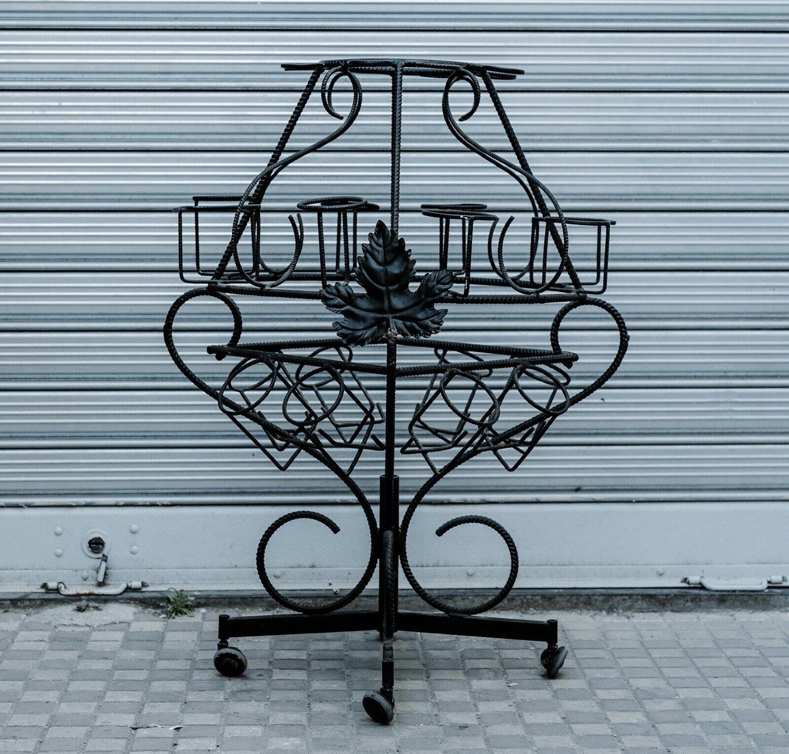 Italian Porte-bouteille en fer forgé style Marcel Duchamp Milieu du siècle en vente
