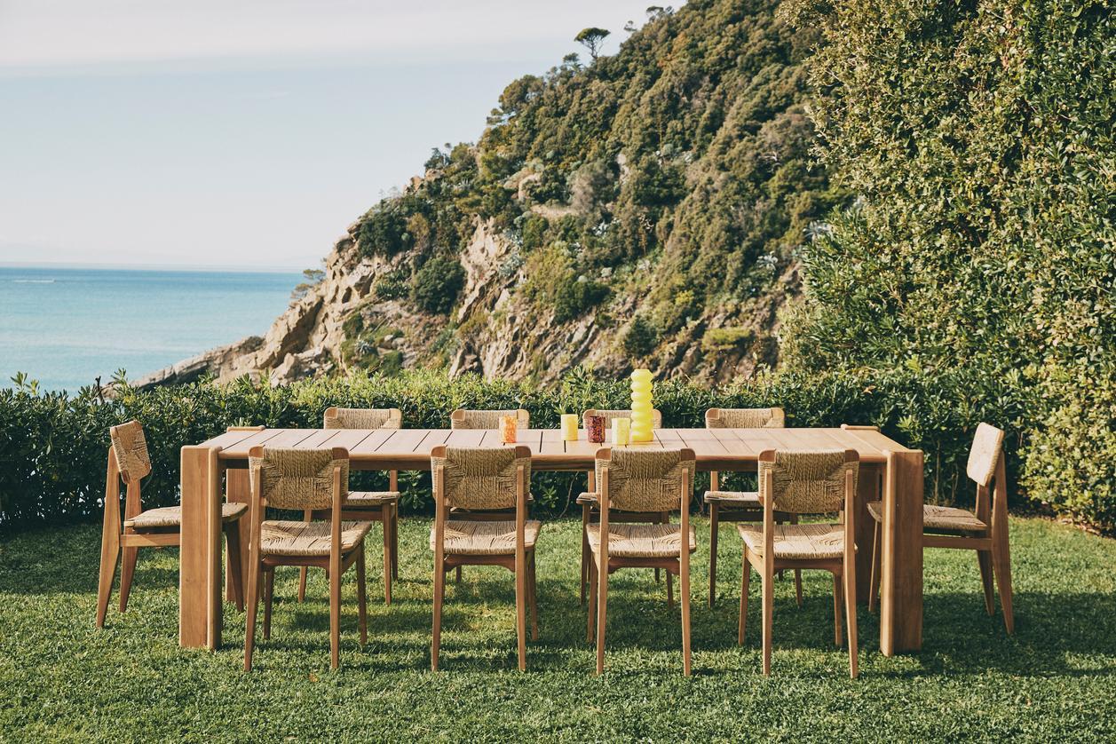 Marcel Gascoin 'C-Chair' Outdoor Dining Chair Natural Teak for GUBI In New Condition For Sale In New York, NY