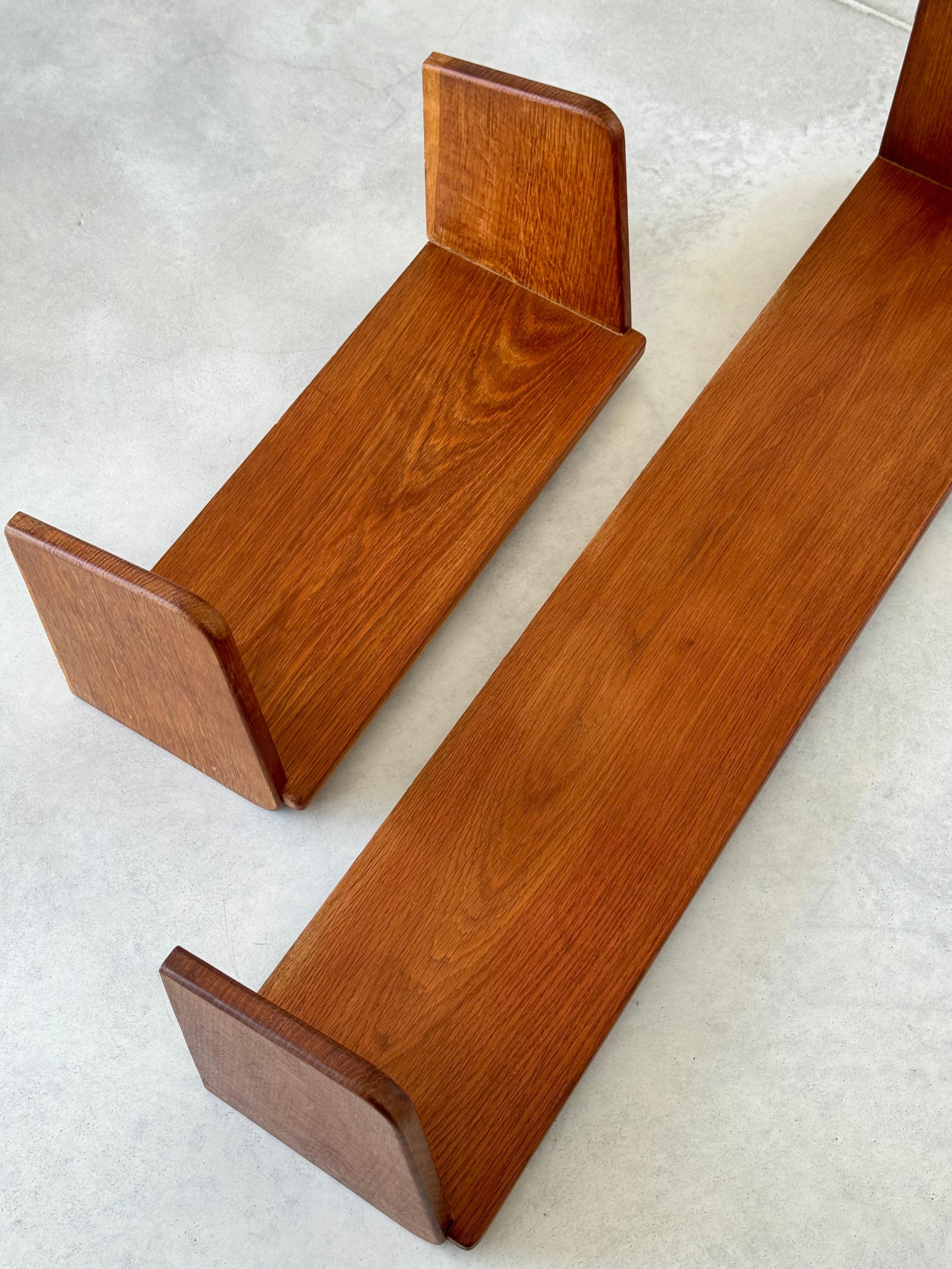 Marcel GASCOIN, two Oak shelves, post ware design, France circa 1950s For Sale 11