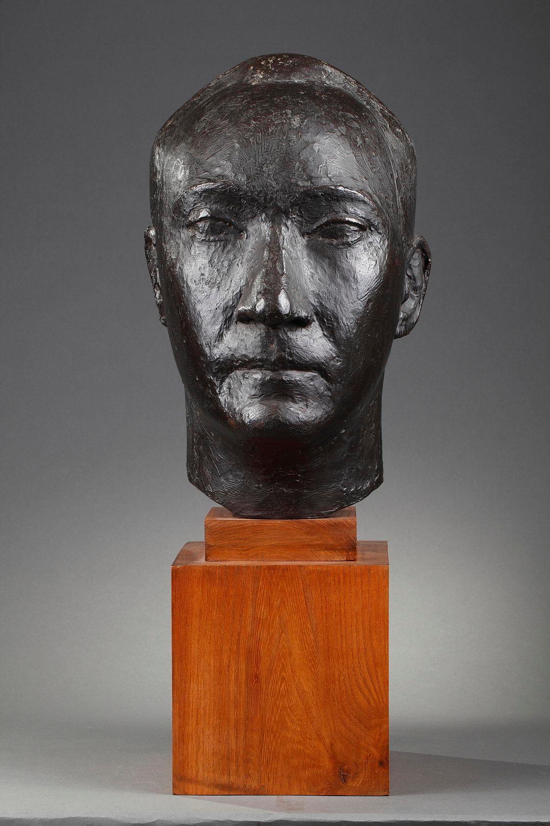Marcel GIMOND Figurative Sculpture - Portrait of Pierre Vérité