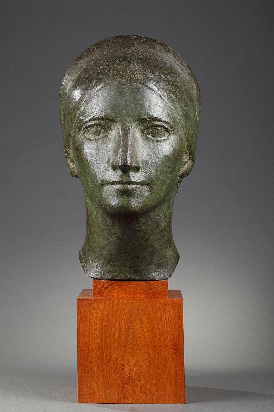 Marcel GIMOND Figurative Sculpture - Portrait of Suzanne Vérité