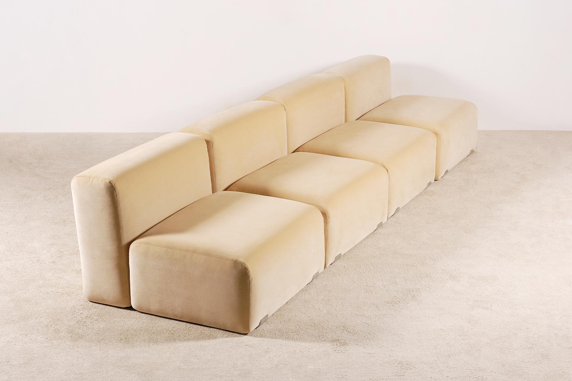 The Marcel collection, a seating modular system developed in 1965, was a tribute by Dino Gavina to Marcel Duchamp. Sofas, armchairs and pouf designed by the architect Kazuhide Takahama, are the result of an artistic collaboration with