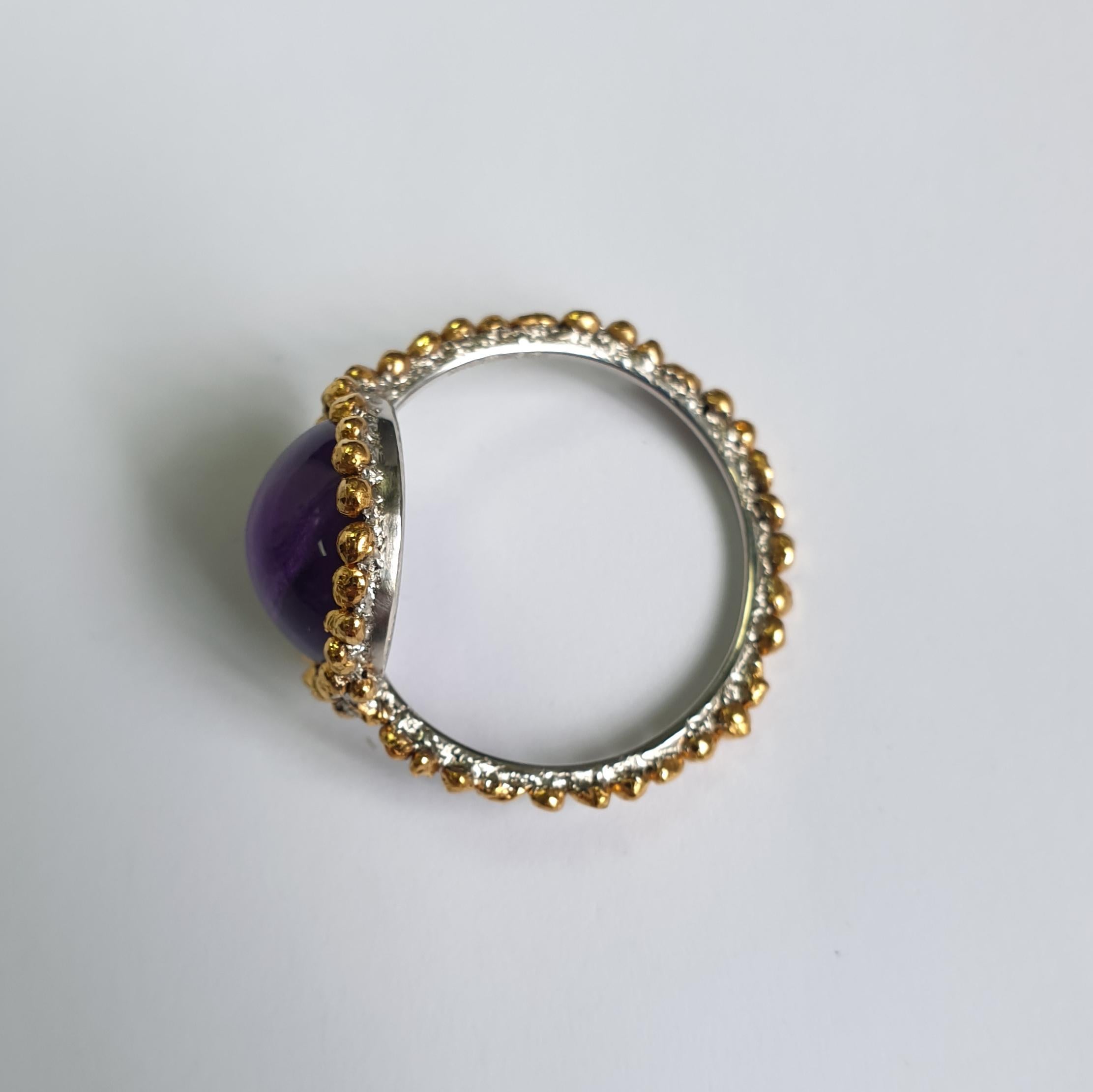 Round Purple Cabochon Amethyst Ring in 24 Karat Gold and Platinum In New Condition For Sale In London, London