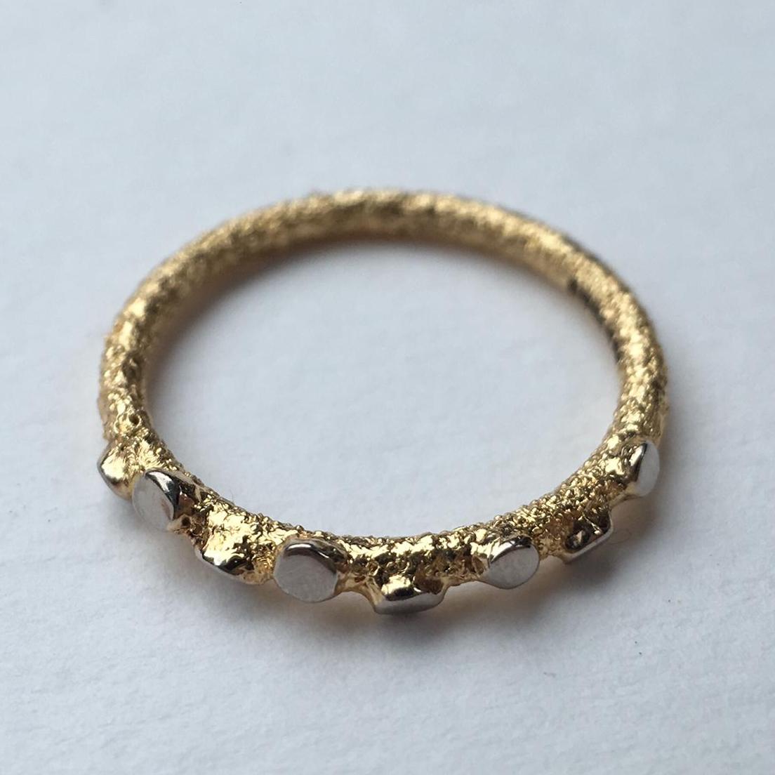 Contemporary Twigs and Buds Textured Ring in 18 Karat Yellow Gold For Sale