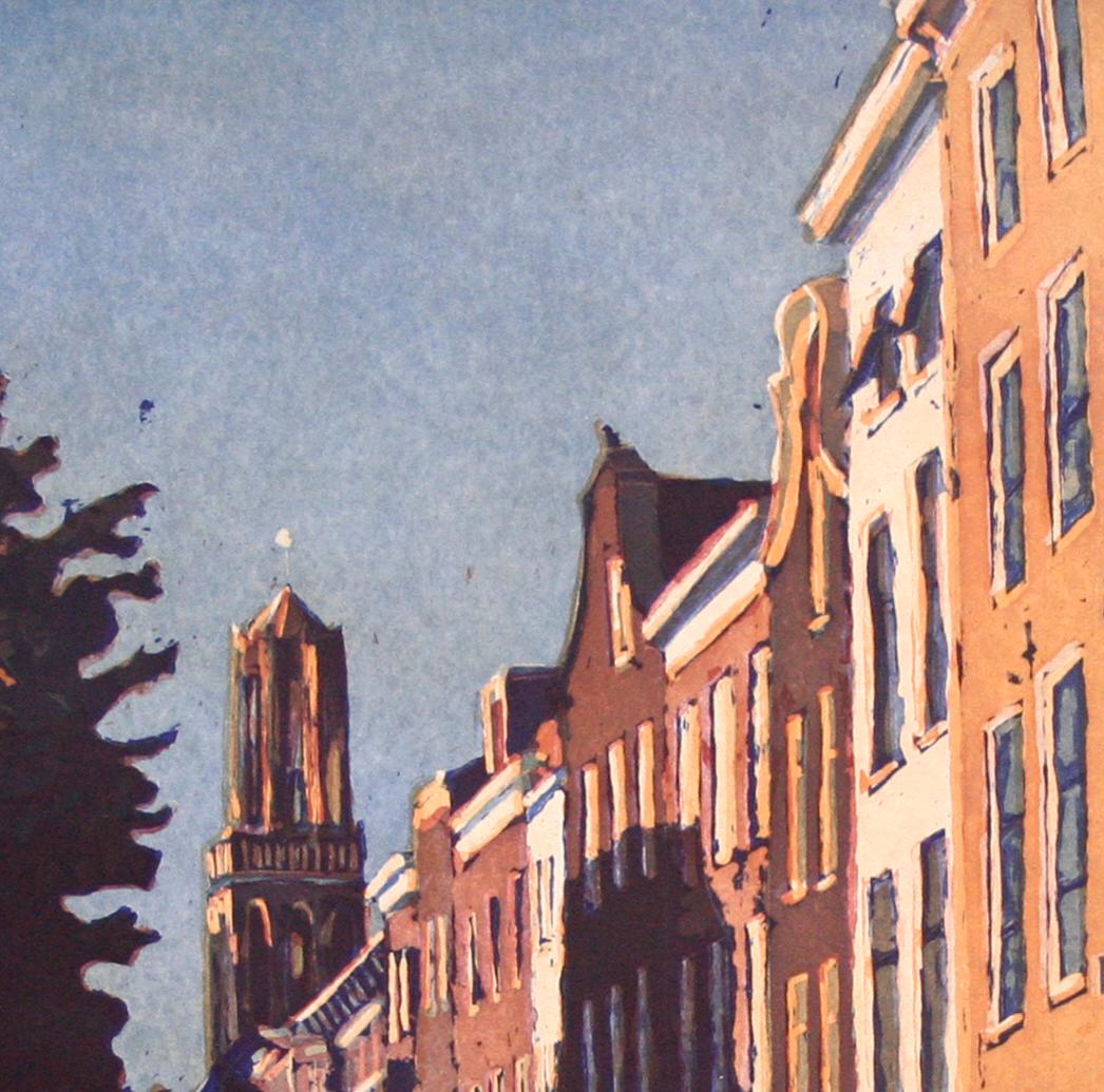 ''Oudegracht'' Gravure couleur contemporaine d'une rue aux Pays-Bas, Utrecht - Contemporain Print par Marcel Schellekens