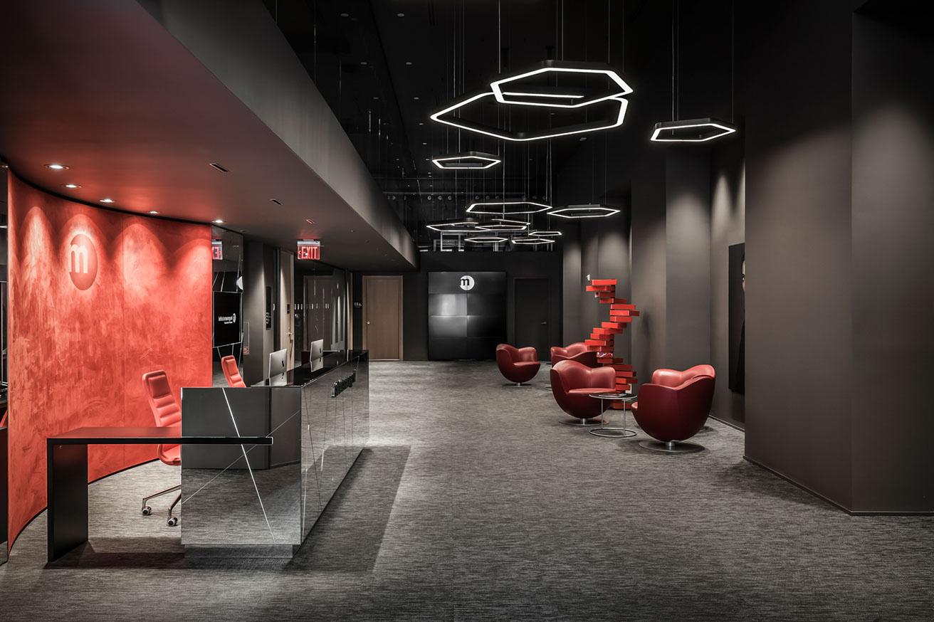 Poltrona Marcel Wanders Dalia con rivestimento in tessuto o pelle per Cappellini In condizioni Nuovo in vendita a New York, NY