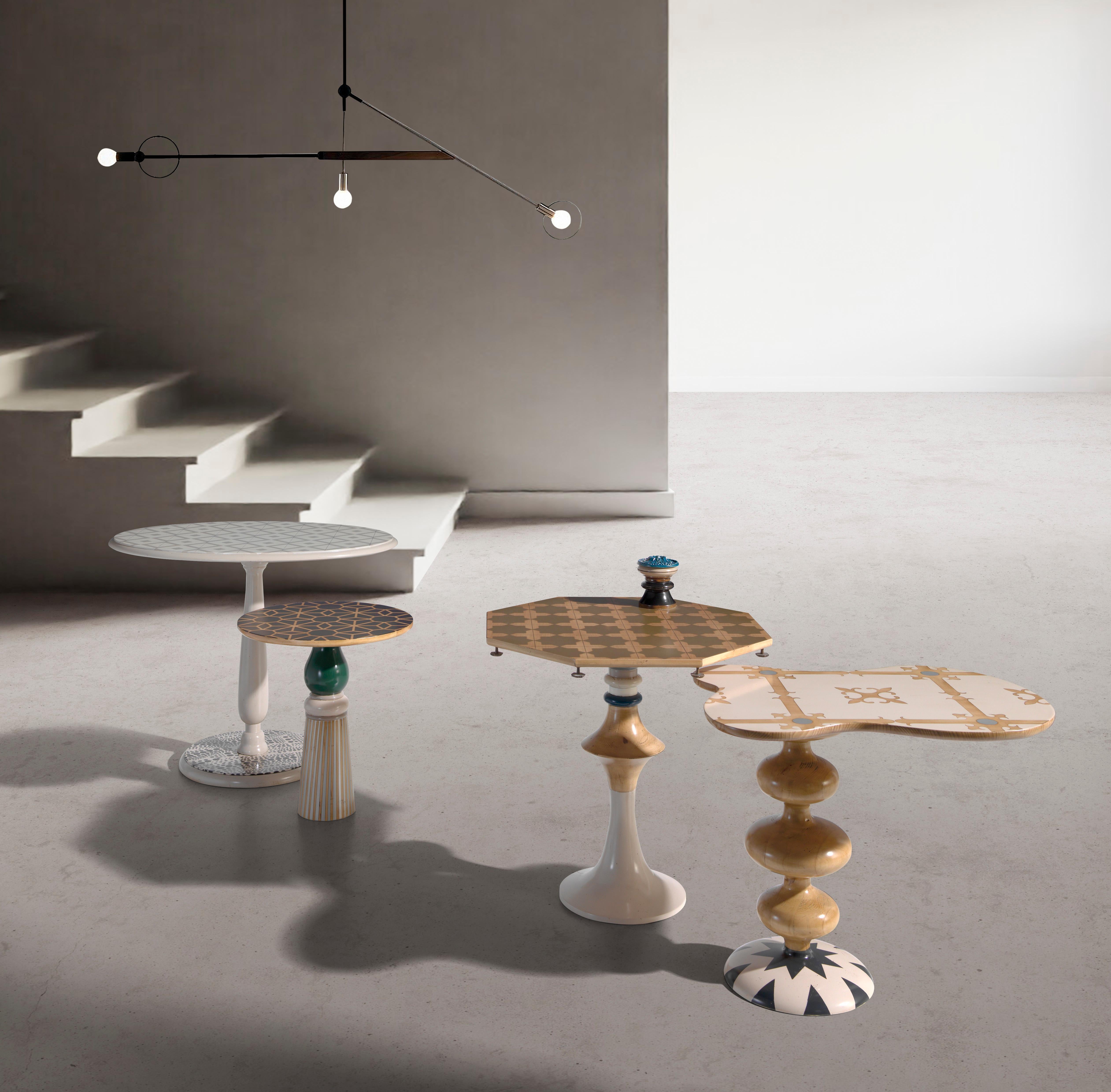 The Marcela coffee tables are a clear example of the possibilities that wood can have when seeking to pour imagination into craftsmanship; unique designs with personality. Thinking that everything is possible is the secret to creating its unexpected