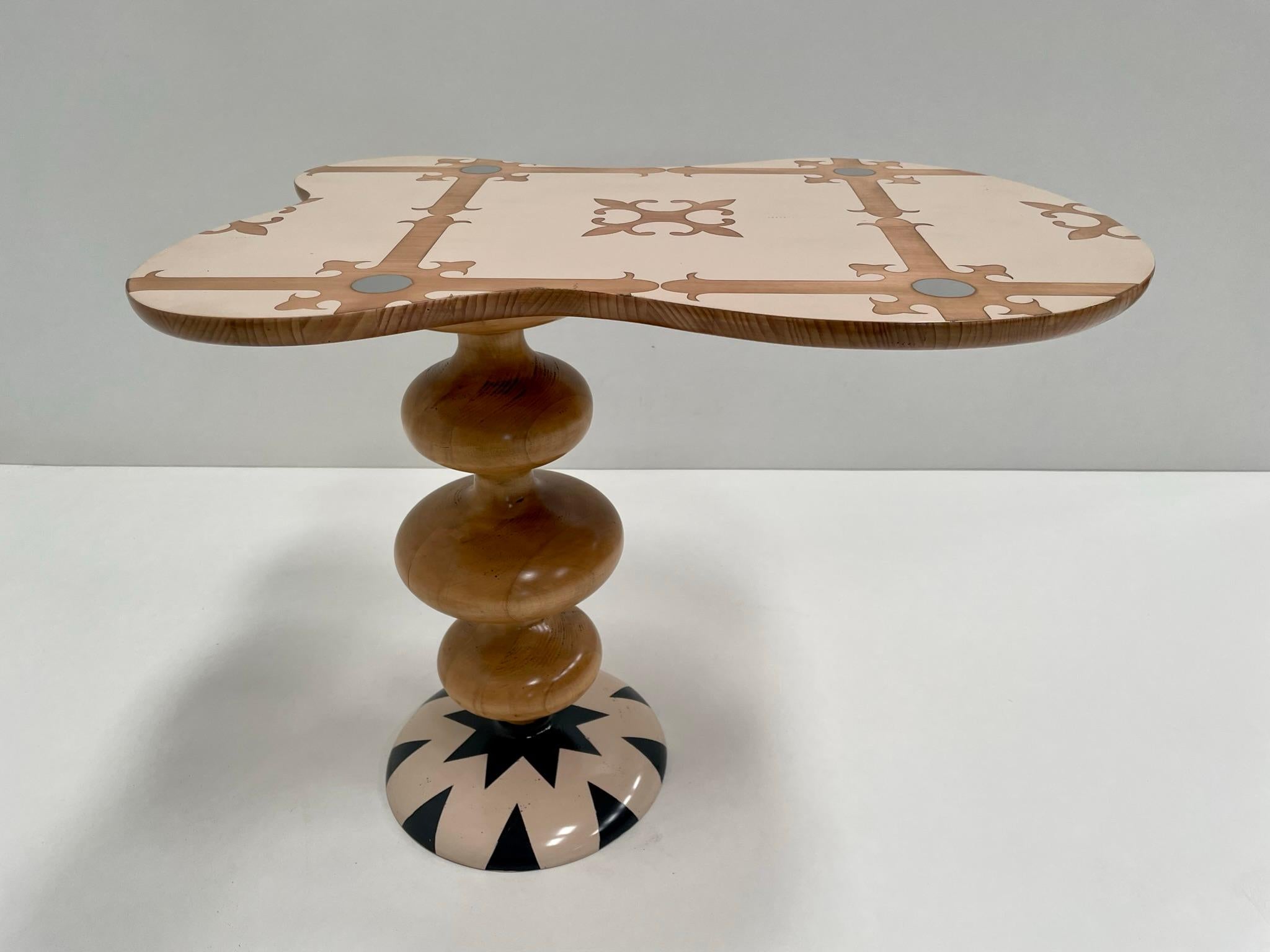 Contemporary Marcela small table For Sale