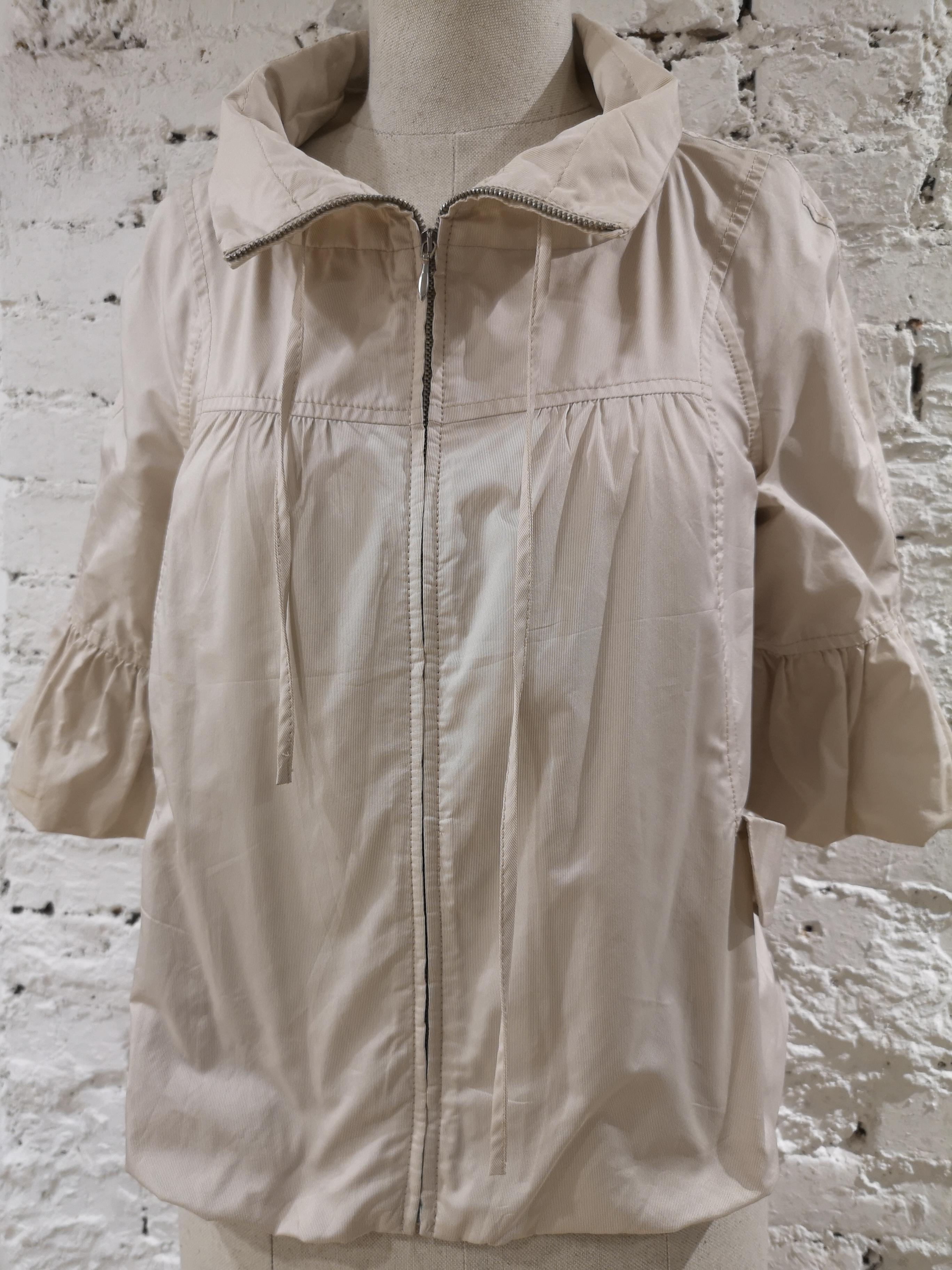 Marcella Rosati beige jacket
totally made in italy in size 42