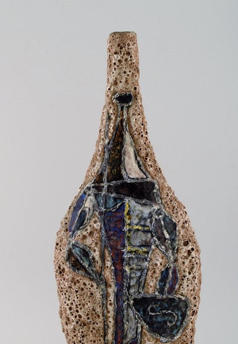 Marcello Fantoni (b.1915), Italy. Giant unique vase in hand-painted glazed stoneware. Florence. Dated 1958.
Measures: 46 x 15 cm.
In excellent condition.
Signed and dated.