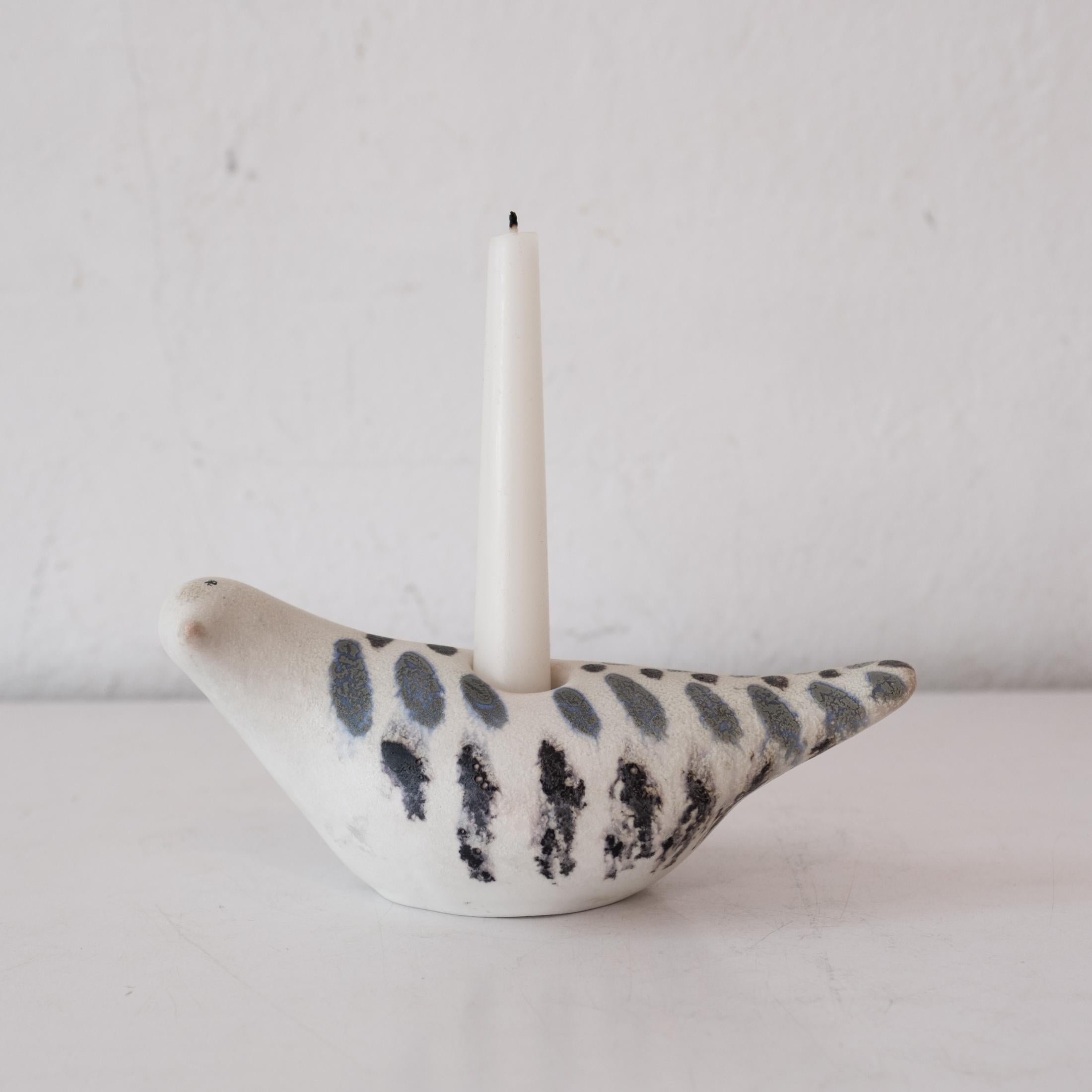 A rare Marcello Fantoni bird candle holder from the 1950s. Glazed spotted design. Signed. Made in Italy.