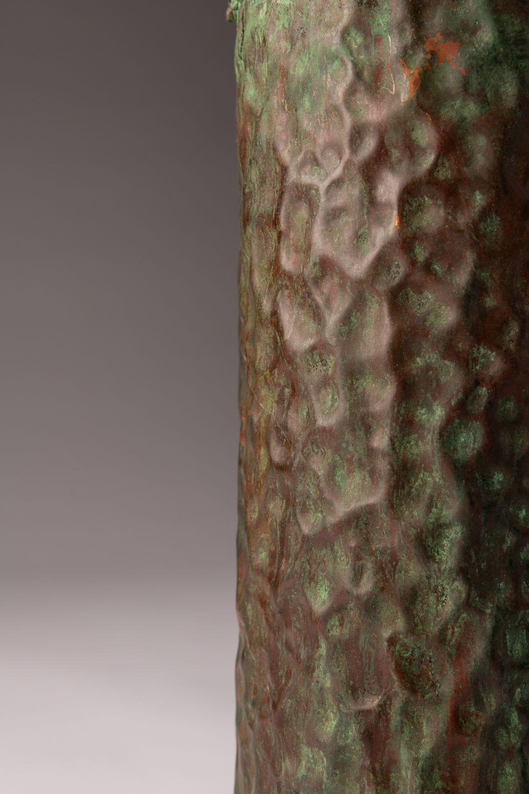 Marcello Fantoni Lámpara de sobremesa brutalista de cobre con pátina de verdigris Años 60 en venta 1