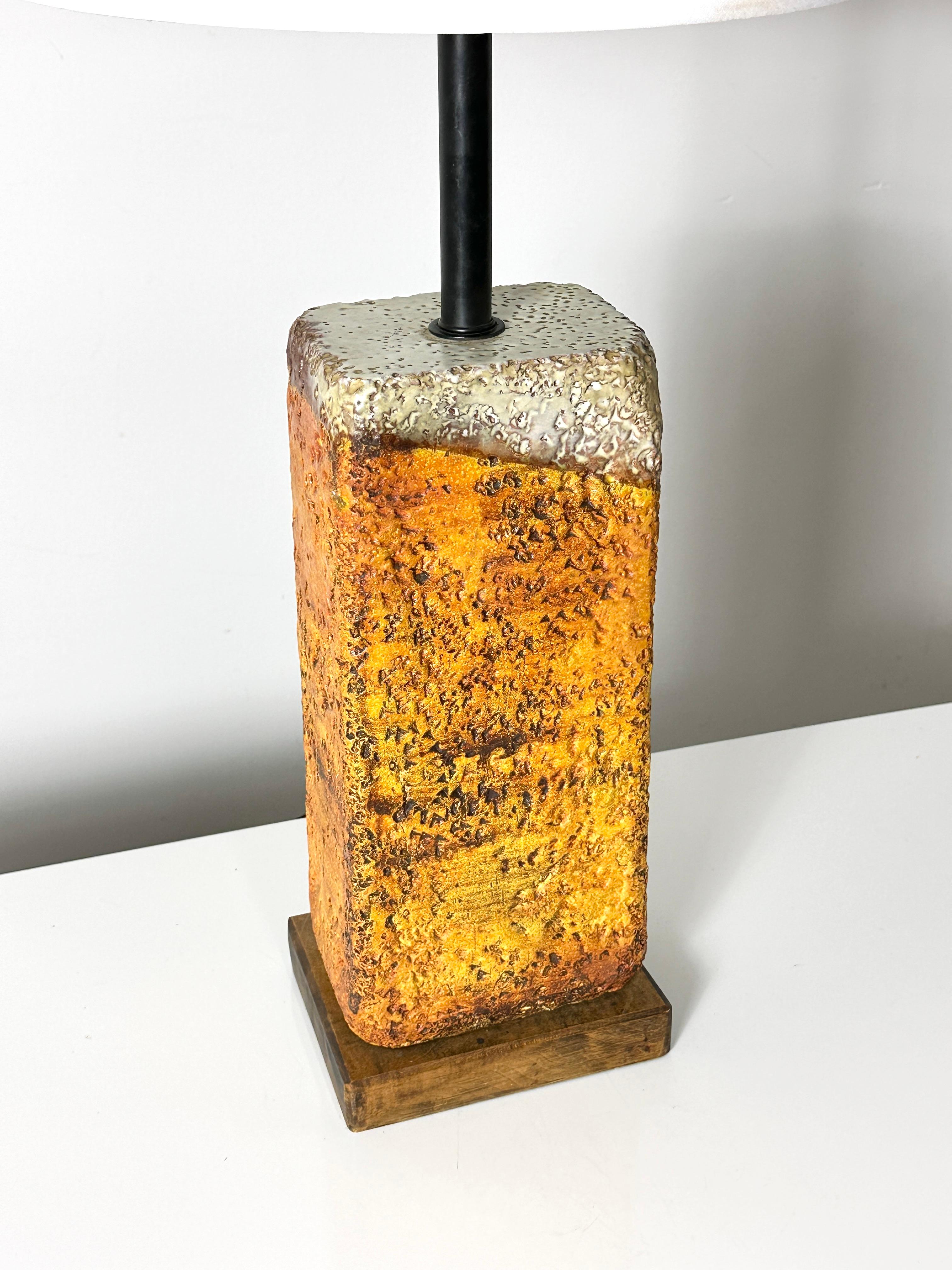 Marcello Fantoni für Raymor, Keramiklampe mit orangefarbener Lavaglasur, Italien, 1950er Jahre im Zustand „Gut“ im Angebot in Troy, MI