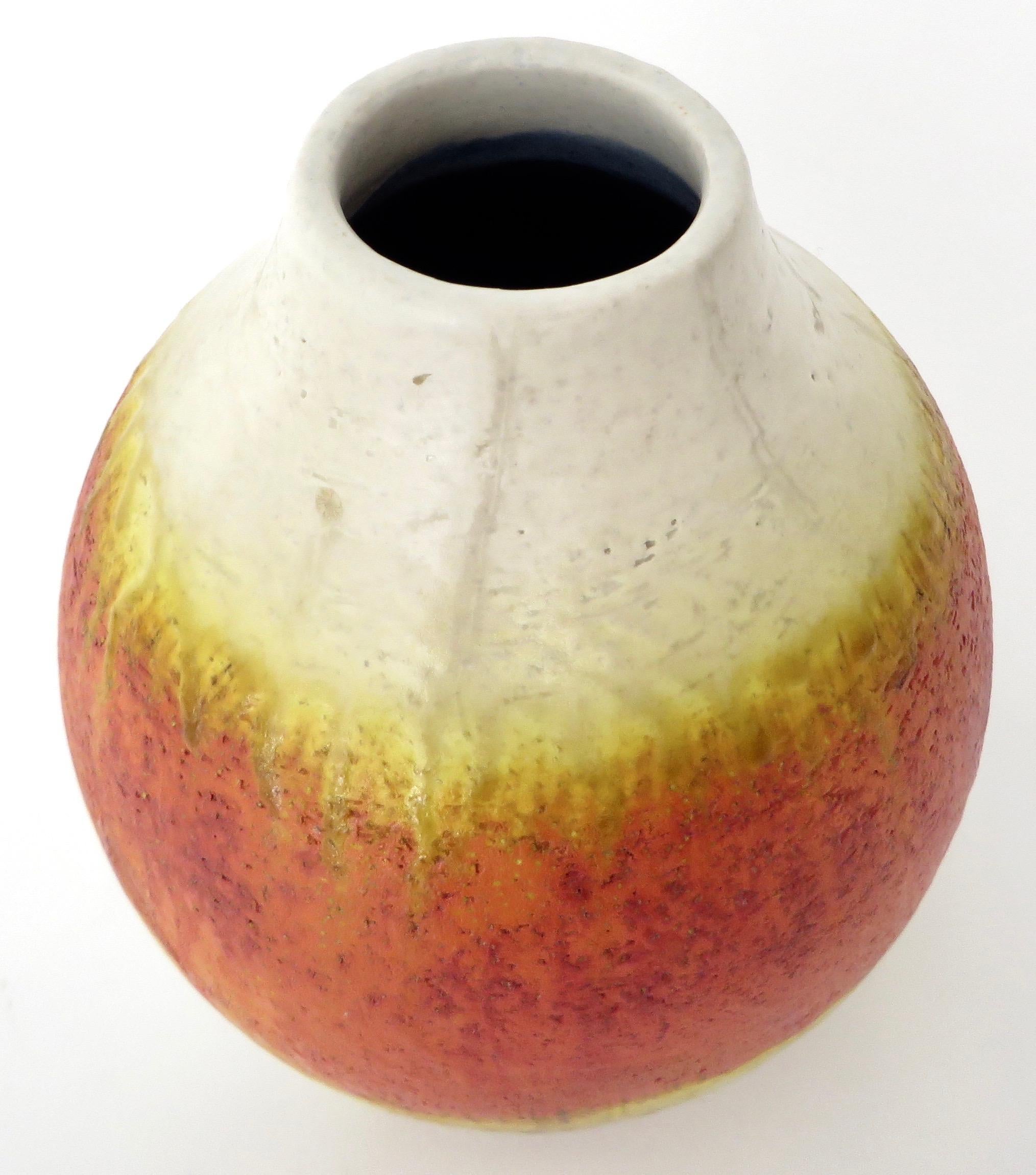 Marcello Fantoni Italian Ceramic Vessel or Vase (Mitte des 20. Jahrhunderts)