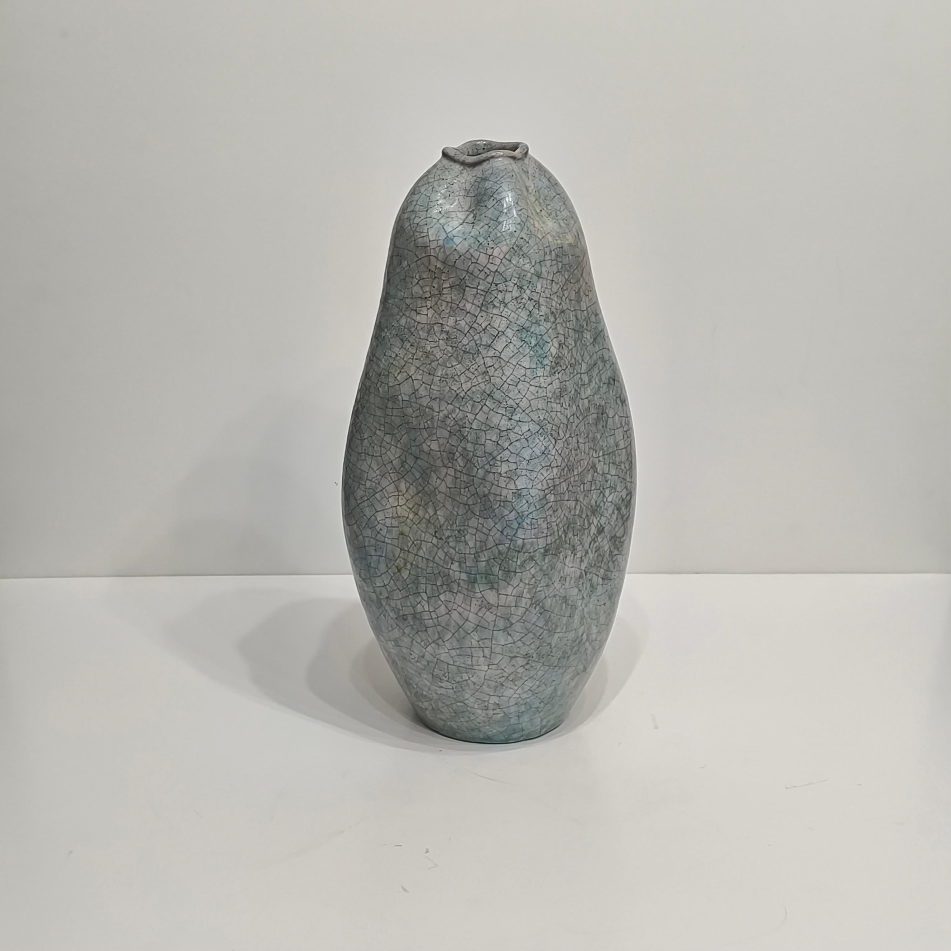 Fait main Vase sculptural italien en céramique à glaçure craquelée de Marcello Fantoni, milieu du XXe siècle en vente