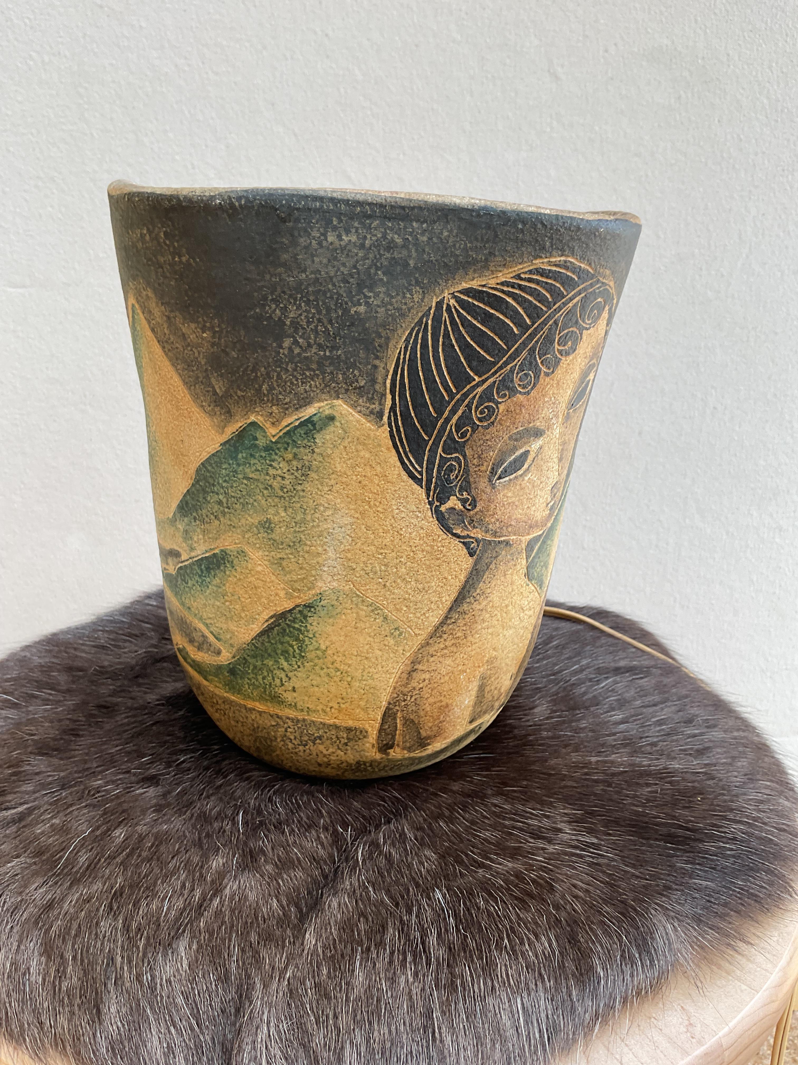 Marcello Fantoni Lámpara de cerámica italiana de Studio Pottery de mediados de siglo con figuras estilizadas en Bueno estado para la venta en Northport, MI