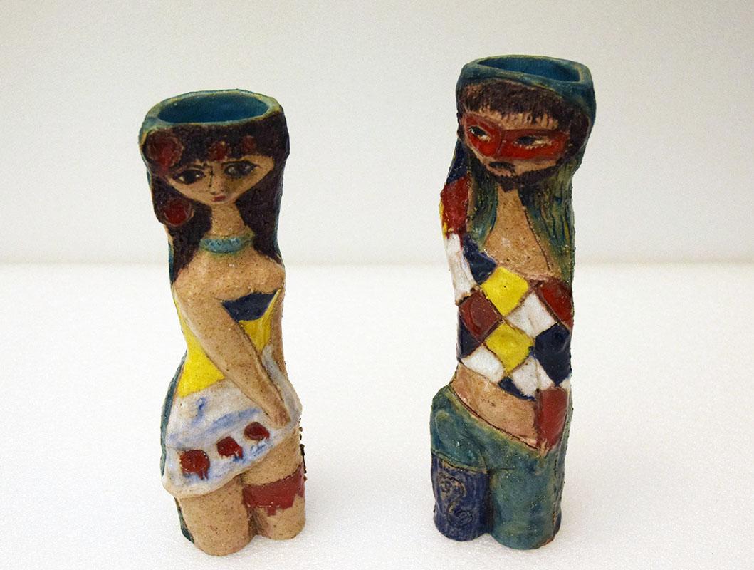 italien Paire de vases sculptures en céramique Marcello Fantoni, Arlequin et Colombine, années 1960 en vente