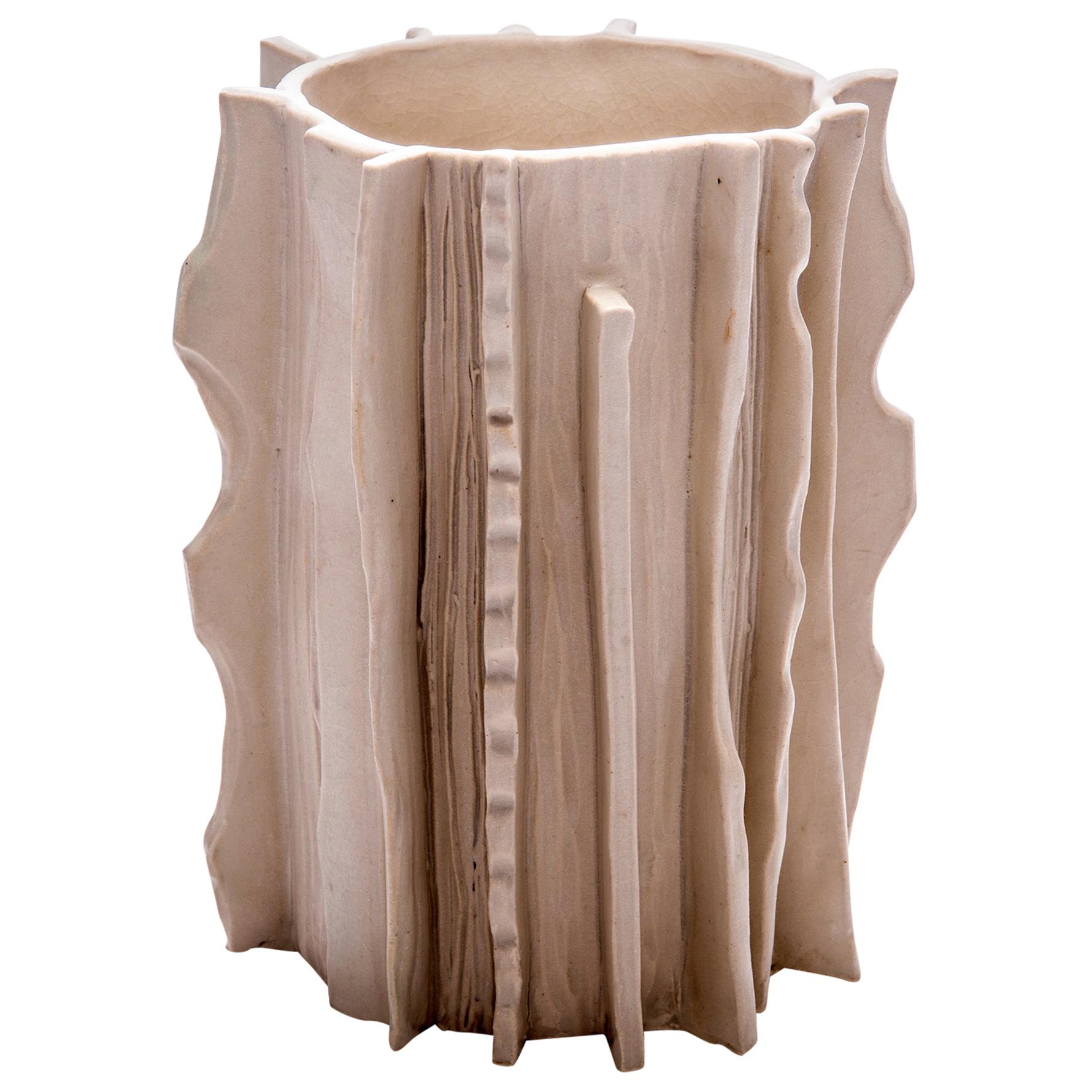 Marcello-Gefäß aus glasierter Keramik aus der Moderno-Kollektion von Trish DeMasi im Angebot