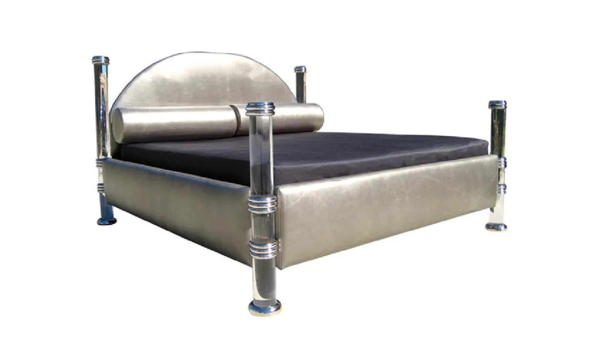 Marcello Mioni Hollywood Regency Leather and Lucite King Size Bed, Italy c 1970s 15