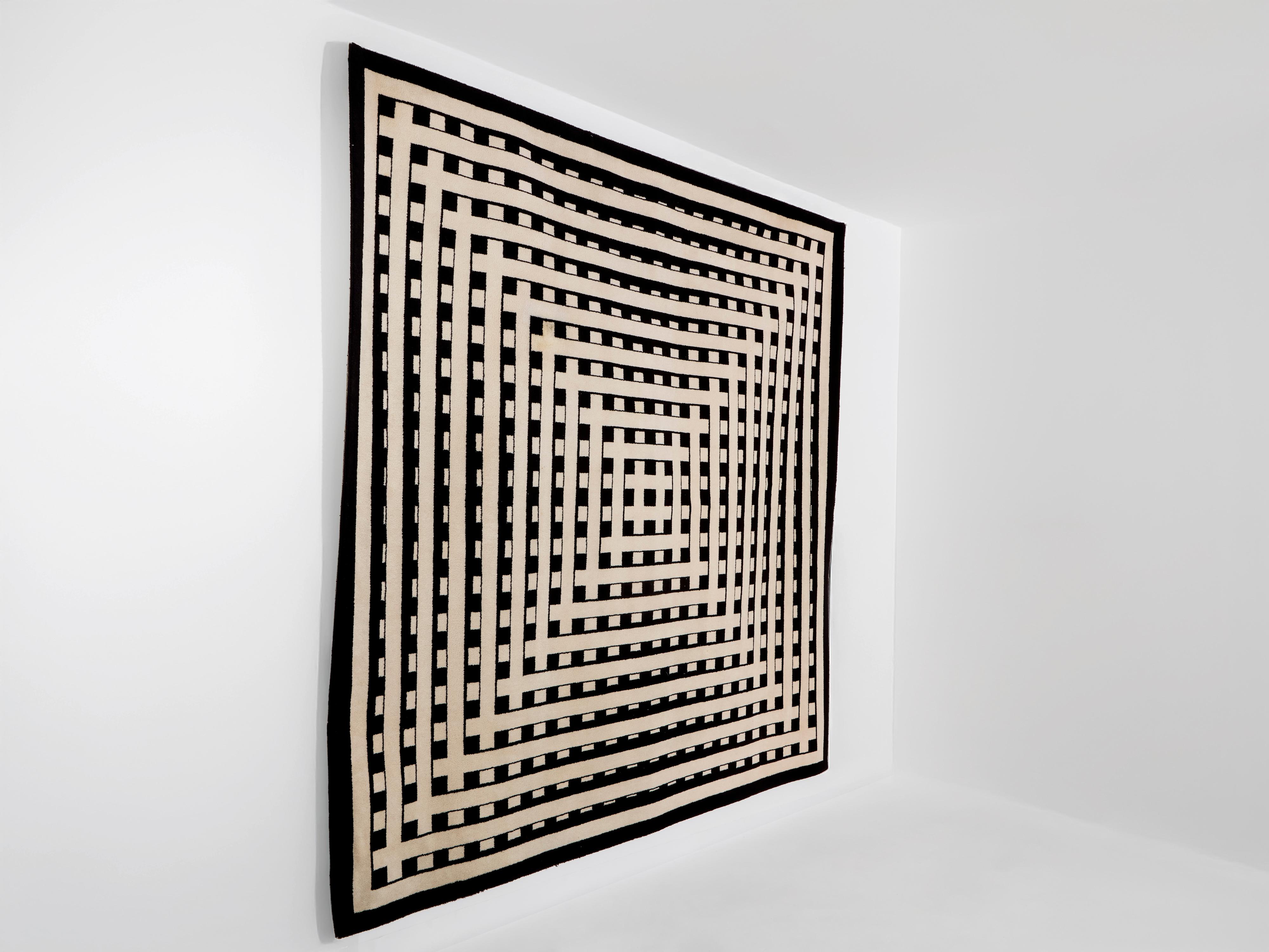 Modern Marcello Morandini black and beige kinetic tufted wool rug 1989 For Sale