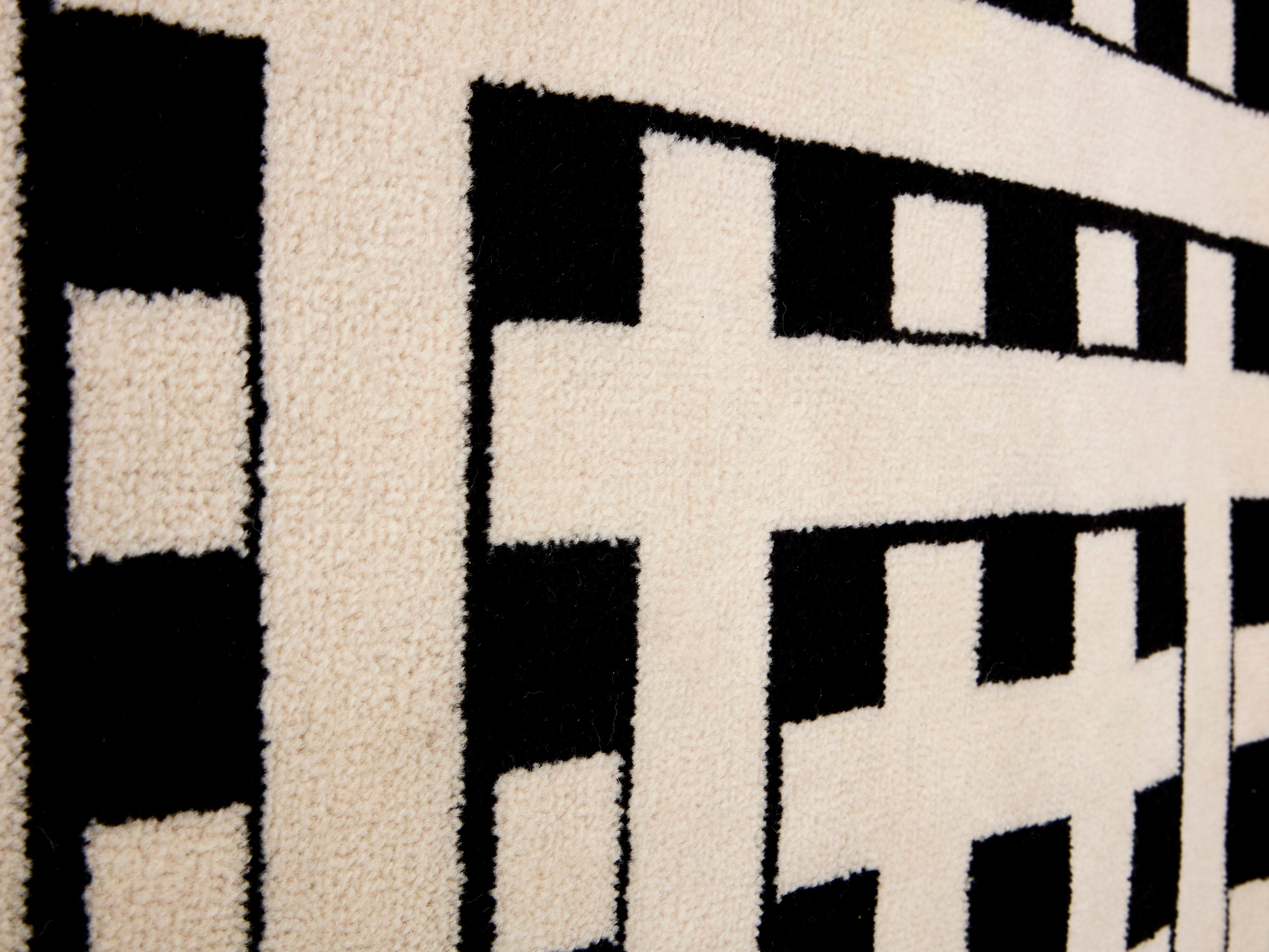 Swiss Marcello Morandini black and beige kinetic tufted wool rug 1989 For Sale