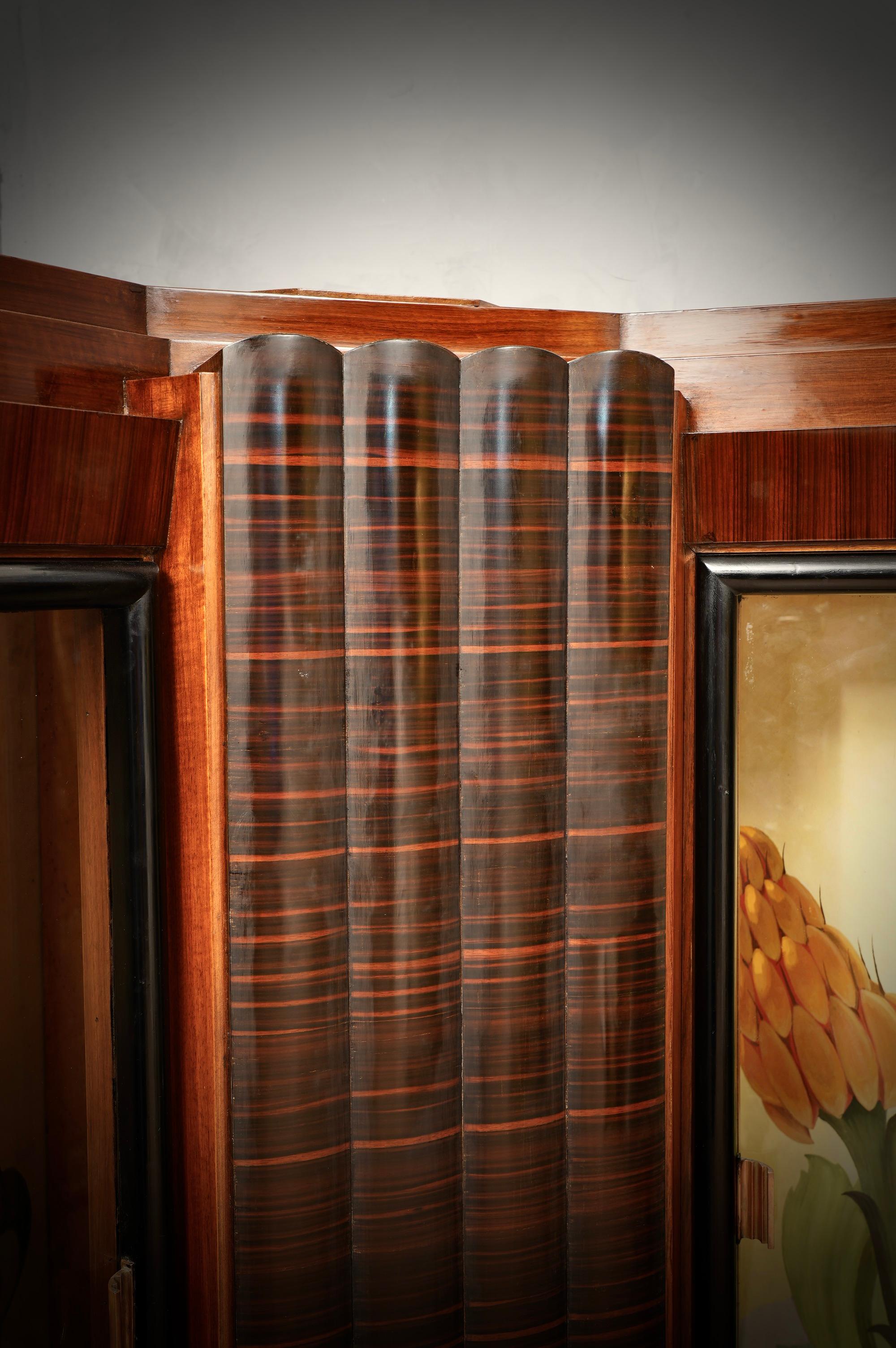 Marcello Piacentini Art Deco Walnut Wood Italian Corner Cupboards, 1940 For Sale 3
