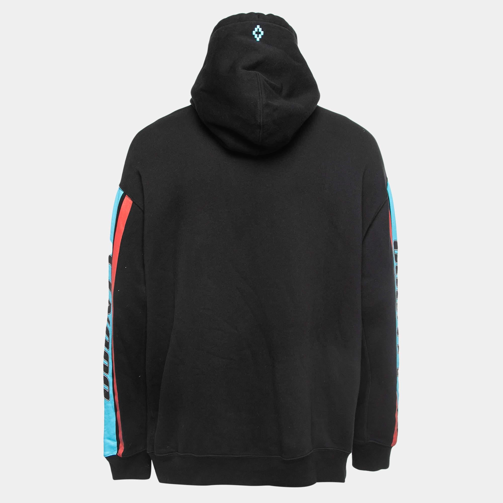 Marcelo Burlon Schwarzer Baumwoll- Hoodie mit County-Streifendruck M im Zustand „Gut“ im Angebot in Dubai, Al Qouz 2