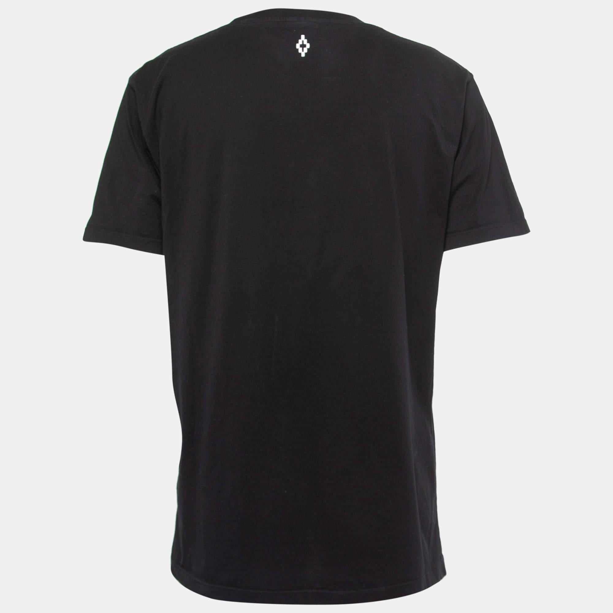Parfait pour les sorties décontractées ou les courses  ce T shirt est la meilleure pièce pour se sentir à l'aise et élégant. Il arbore une teinte attrayante et une coupe décontractée.