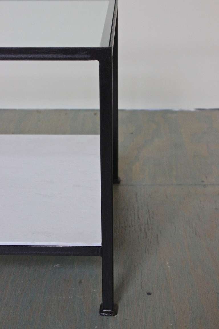 Pierre Table basse Marcelo avec plateau en verre transparent et étagère en pierre en vente