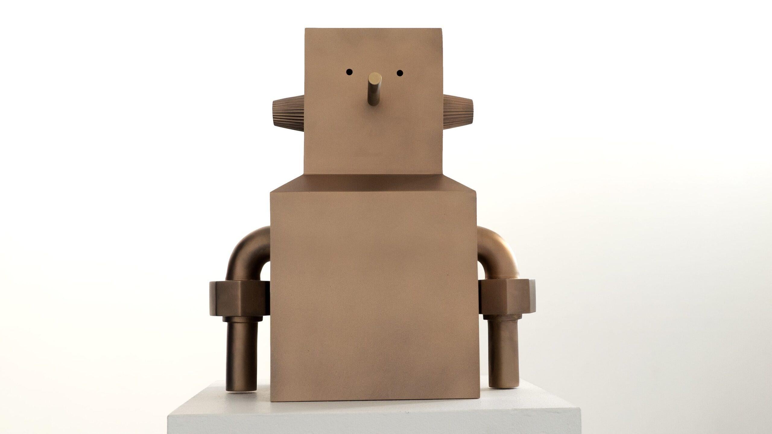 Chunky Dory by Marcelo Martin Burgos - Polished bronze sculpture of a robot For Sale 1