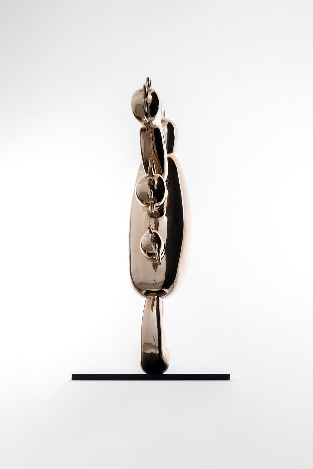 Luzar is a polished bronze sculpture by contemporary artist Marcelo Martin Burgos, dimensions are 100 × 86 × 20 cm (39.4 × 33.9 × 7.9 in). 
The sculpture is signed and numbered, it is part of a limited edition of 12 editions, and comes with a