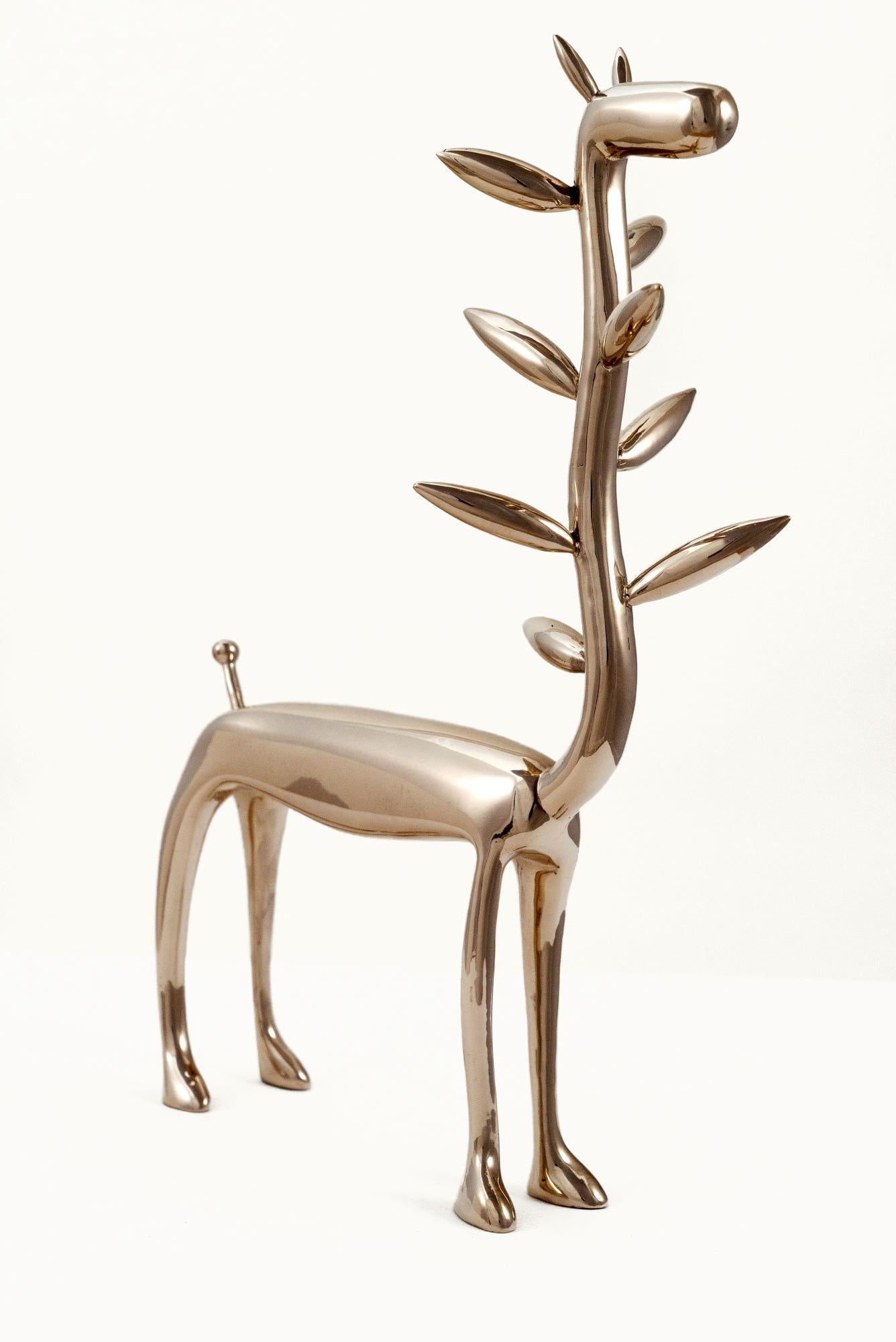 Plantiraffe by Marcelo M. Burgos - polished bronze sculpture, golden, giraffe For Sale 4