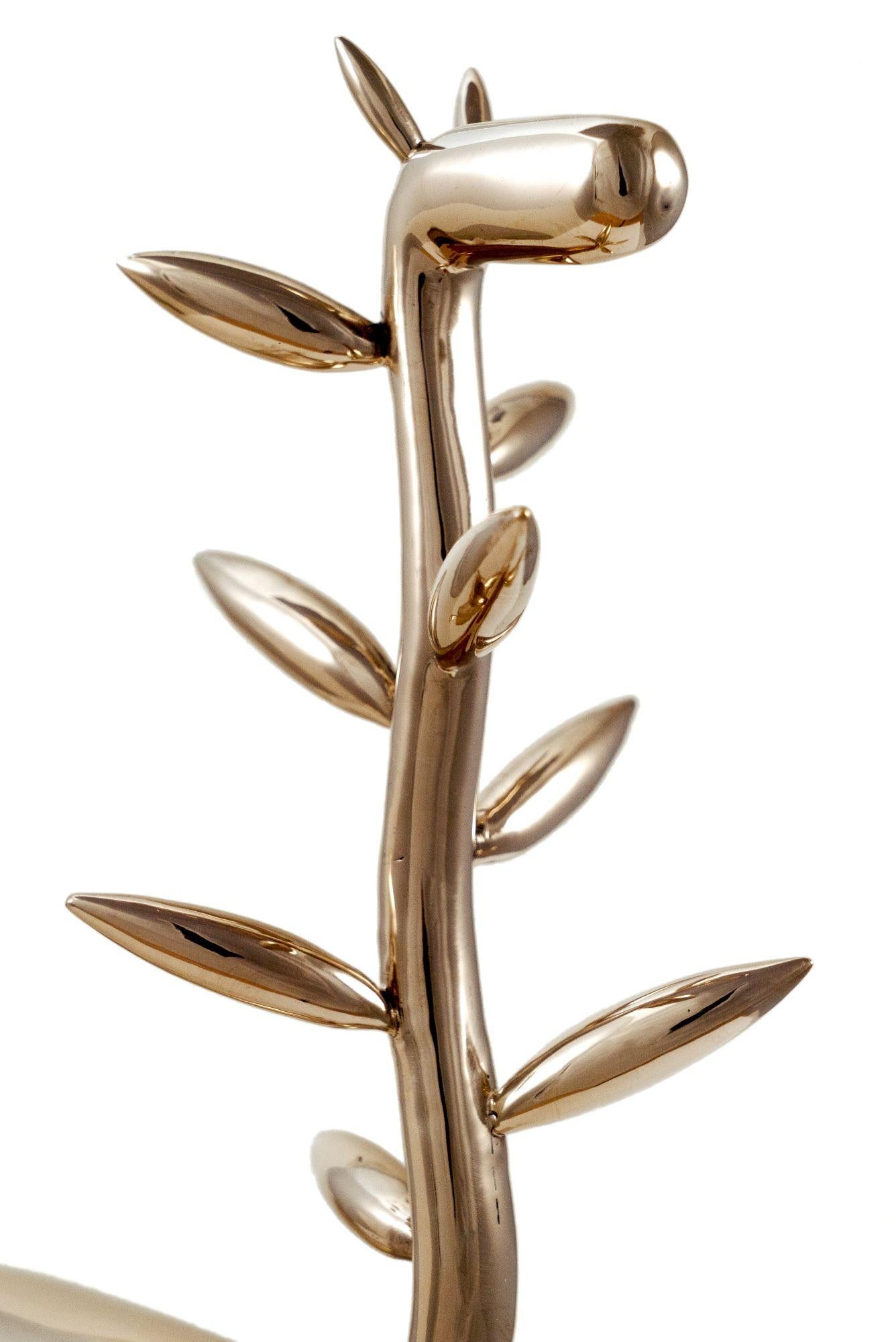 Pflanzgefäßiraffe von Marcelo M. Burgos – Skulptur aus polierter Bronze, golden, Giraffen im Angebot 5