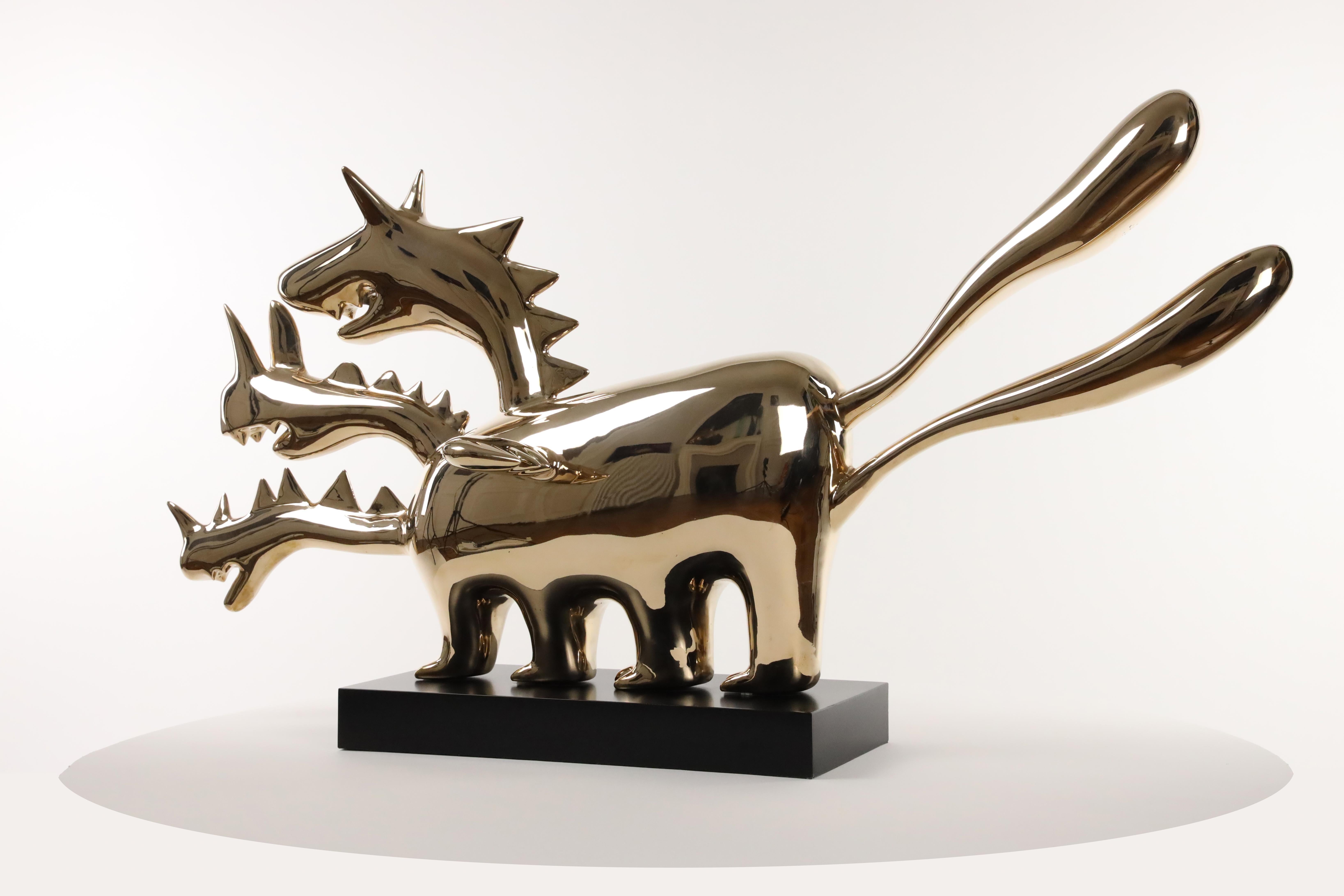 Polycephalous von Marcelo Martin Burgos – Bronzeskulptur, golden, fantastisch im Angebot 9