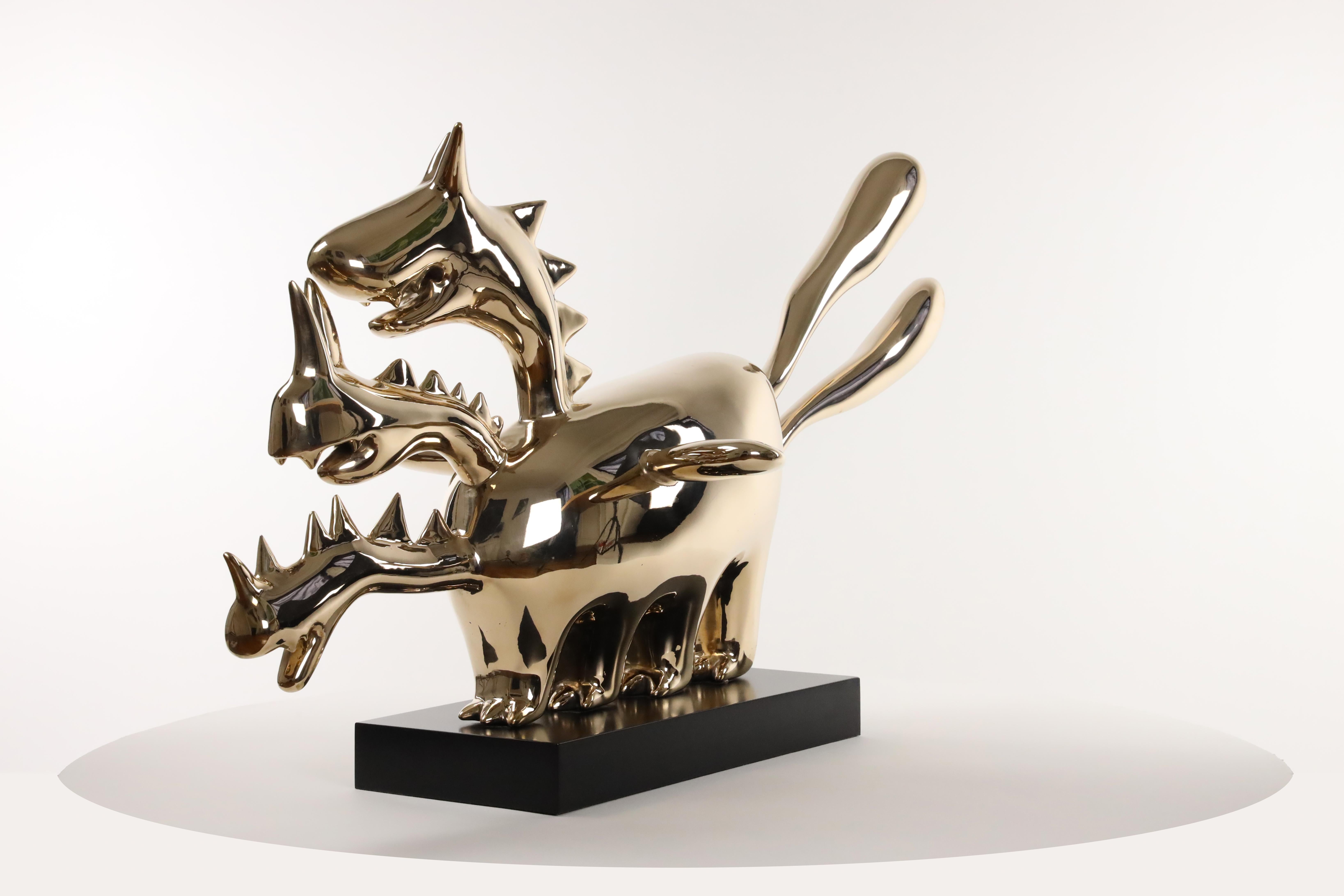 Polycephalous von Marcelo Martin Burgos – Bronzeskulptur, golden, fantastisch im Angebot 10