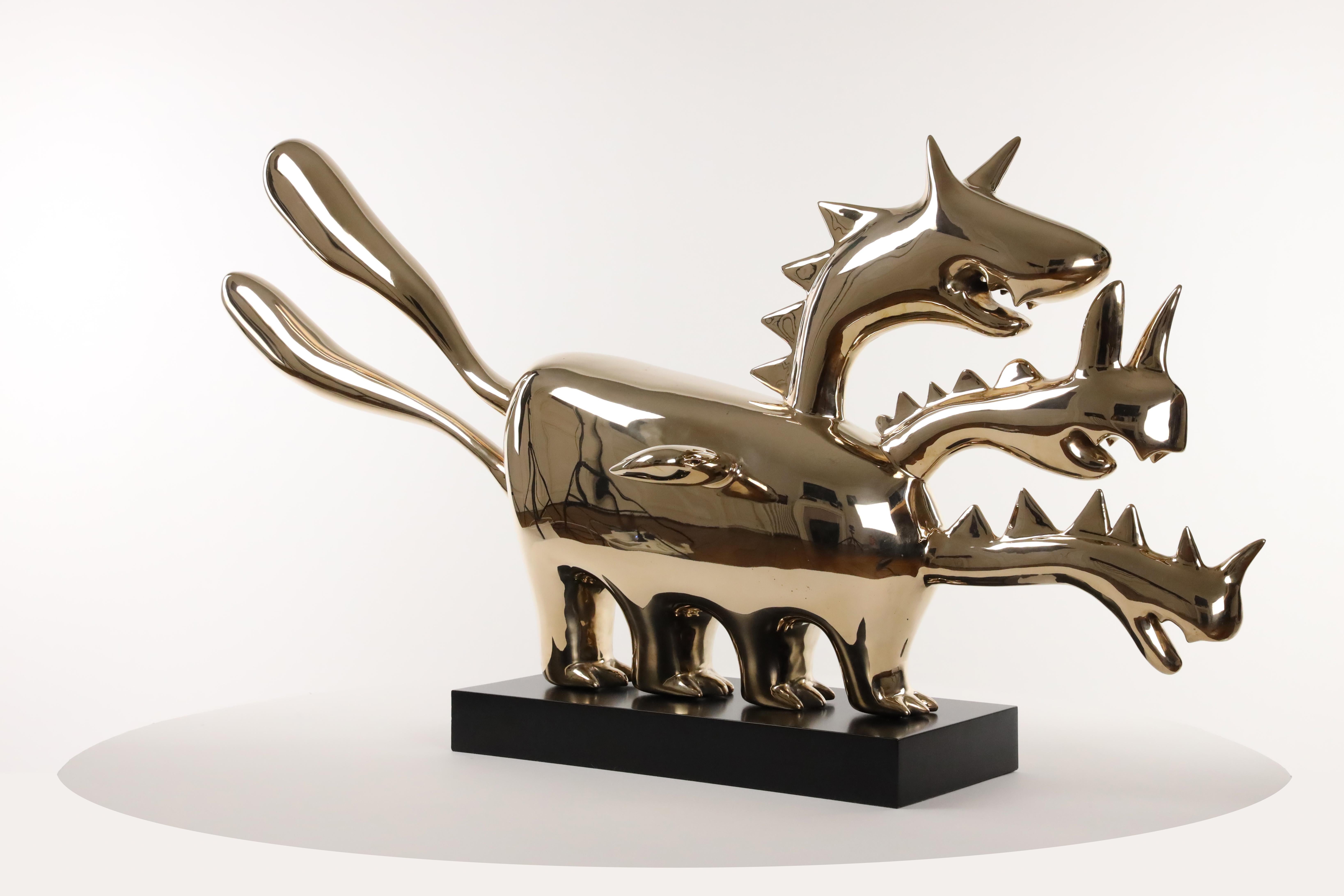 Polycephalous von Marcelo Martin Burgos – Bronzeskulptur, golden, fantastisch im Angebot 11