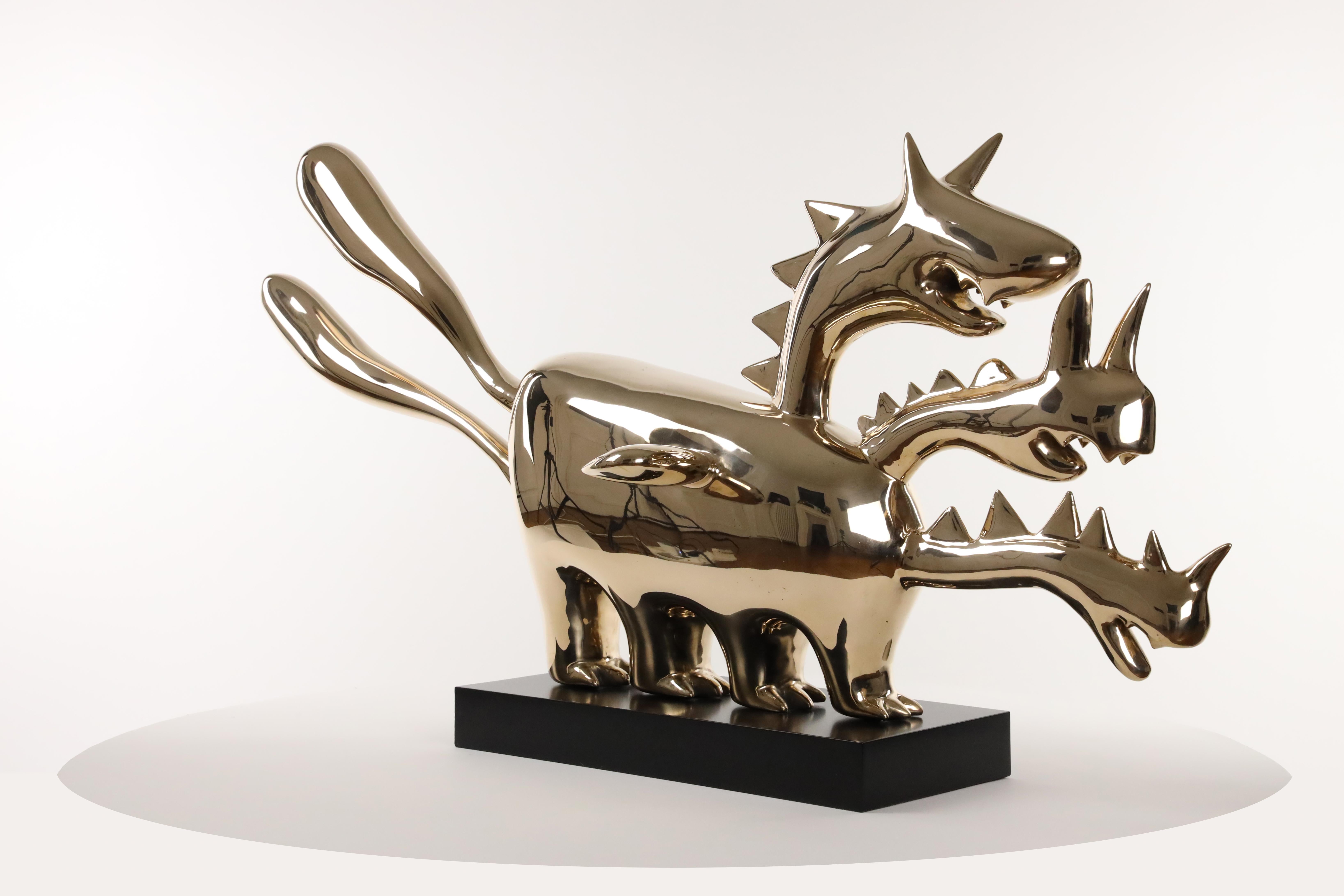 Polycephalous by Marcelo Martin Burgos - Polished bronze sculpture, golden