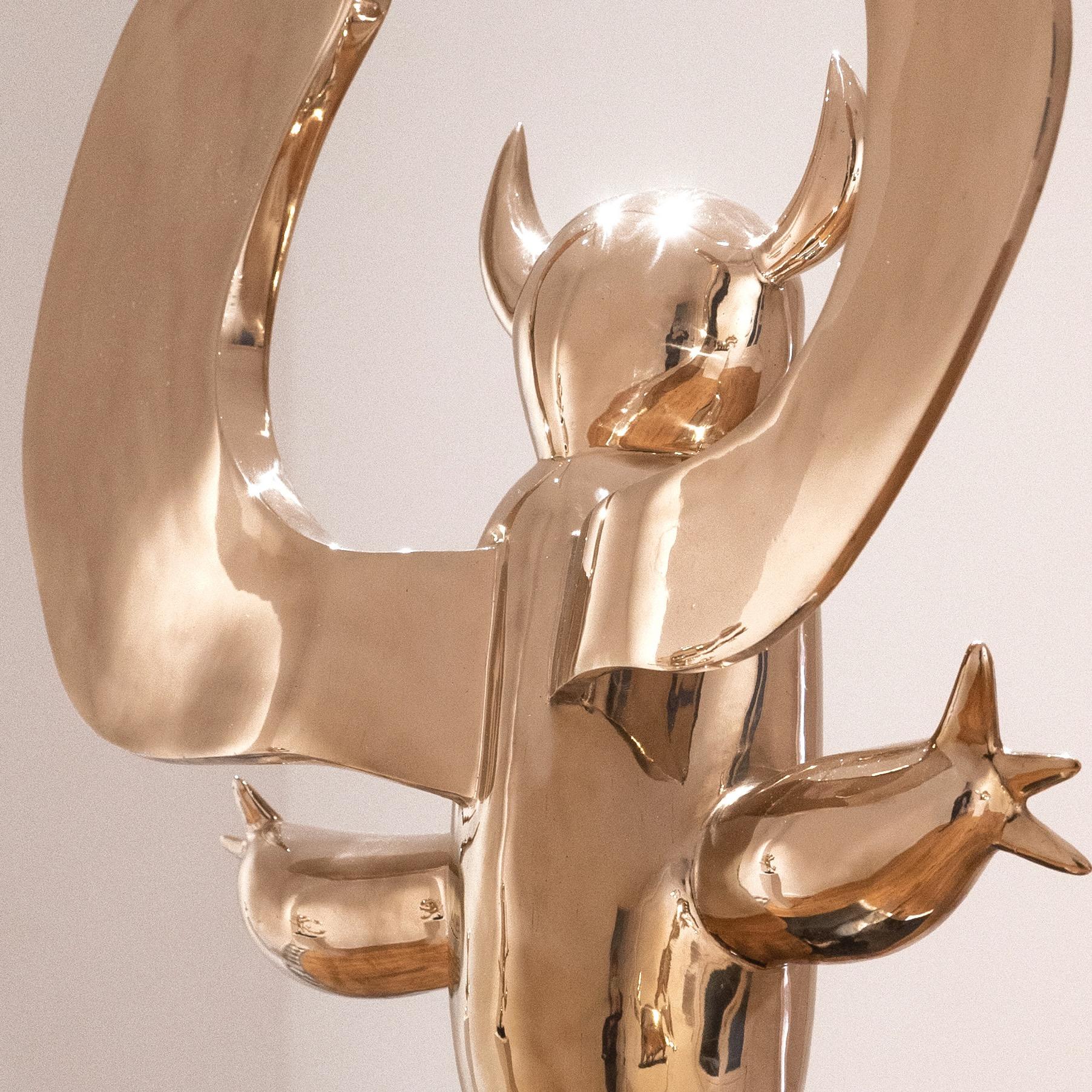 Demone alato di Martine Burgos - Scultura in bronzo lucido, oro in vendita 3