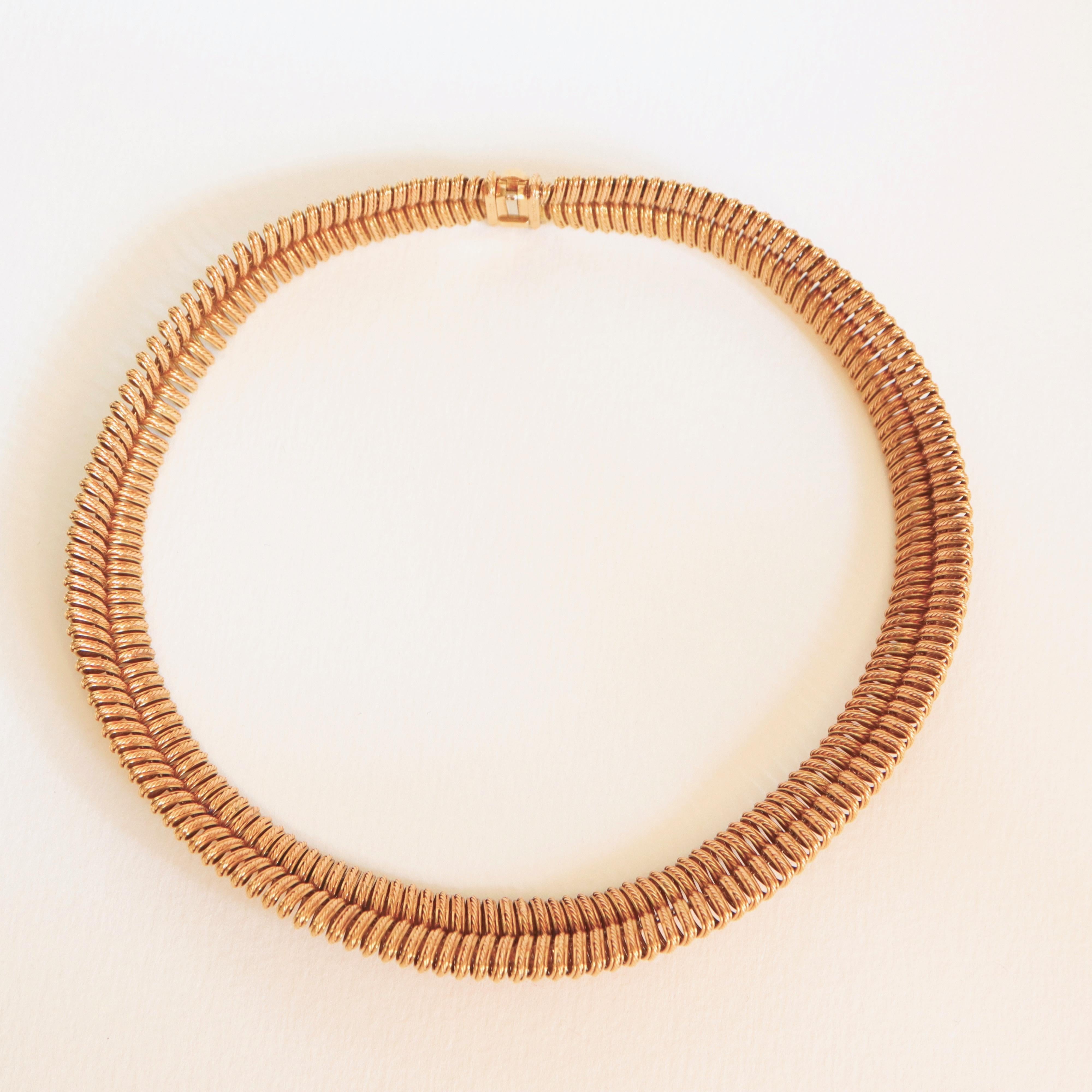 Marchak, collana girocollo in oro giallo 18 carati a maglie doppie e attorcigliate in vendita 2